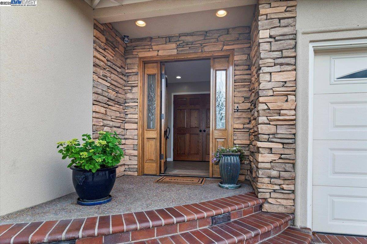 Castro Valley, CA 94546,4255 Circle Ave