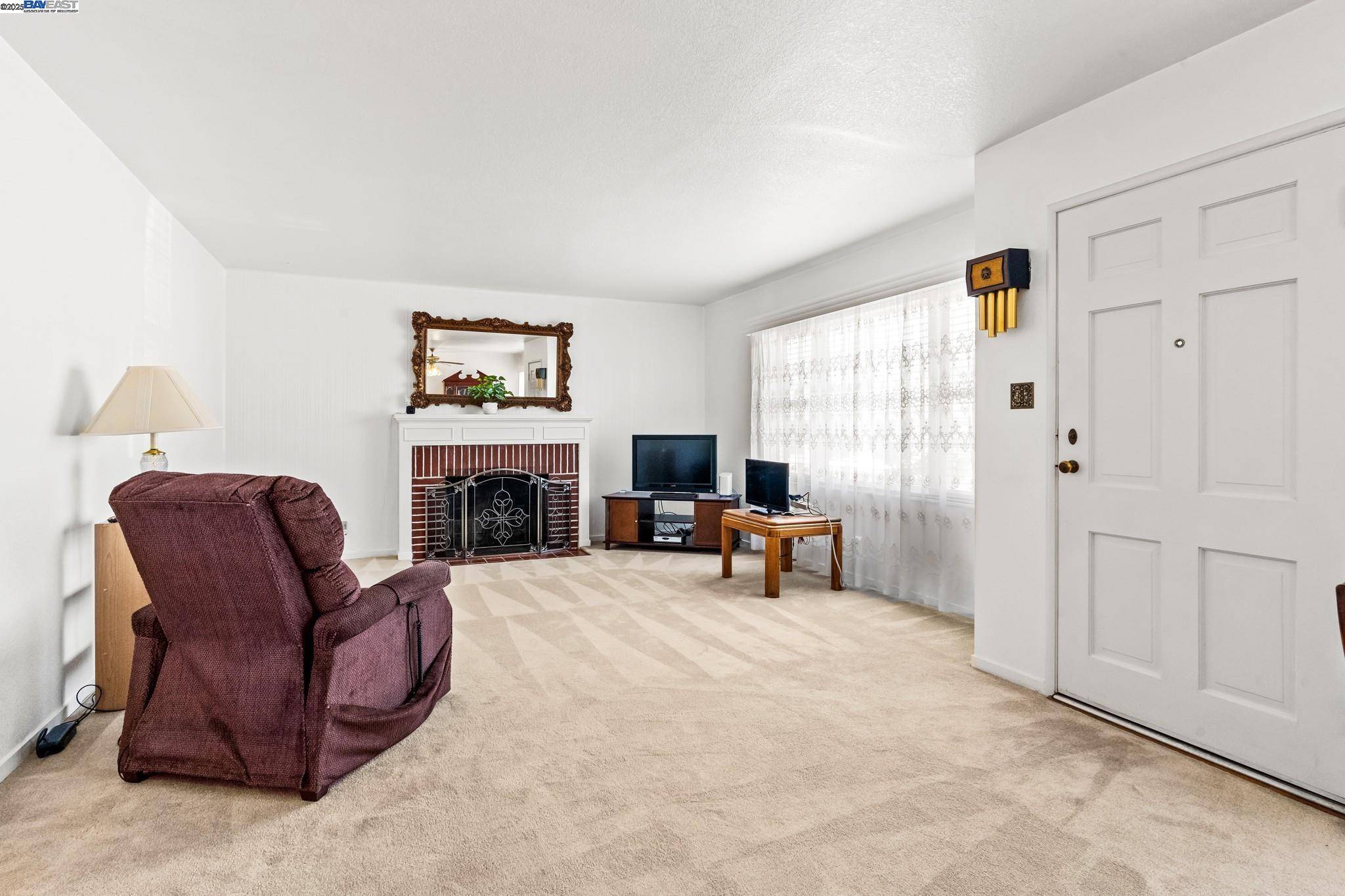 Hayward, CA 94541,18289 Meekland Ave