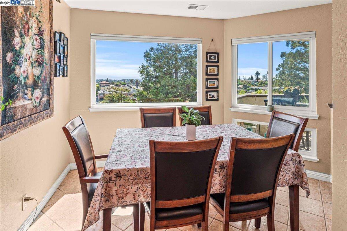 Hayward, CA 94546,21117 Gary Dr #206
