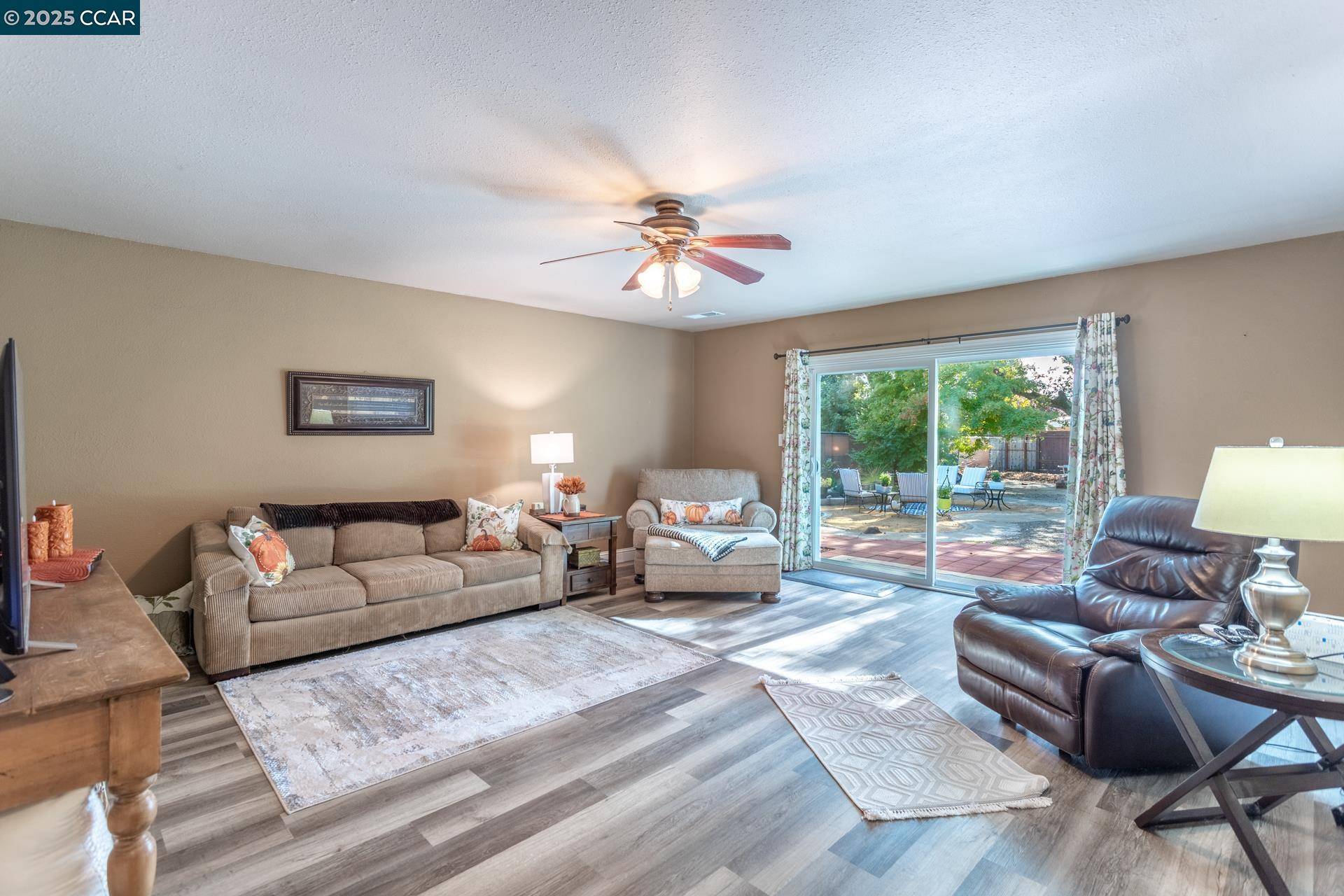 Redding, CA 96001,3301 Sacramento Dr