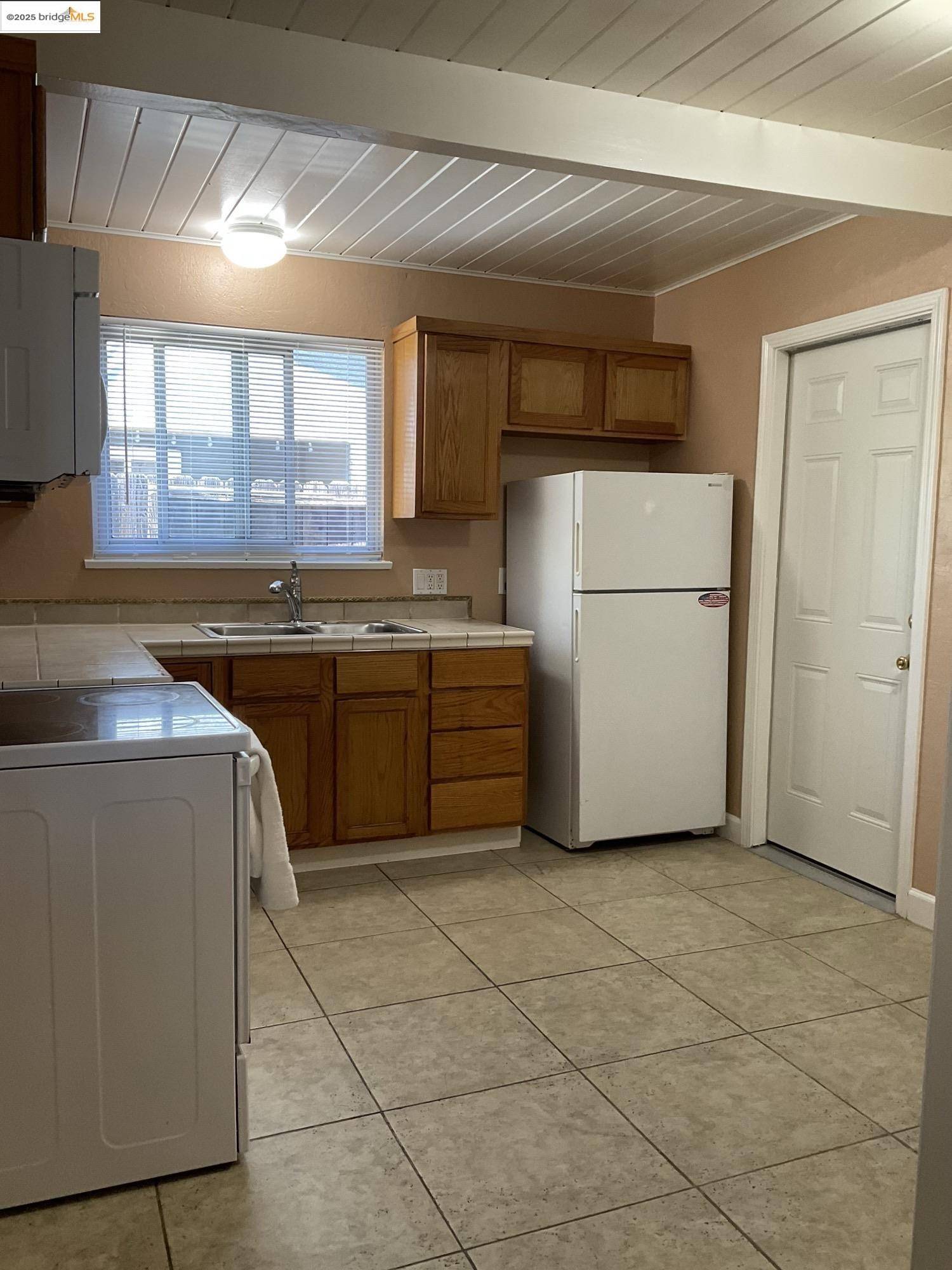 Antioch, CA 94509,2712 Stamm Drive