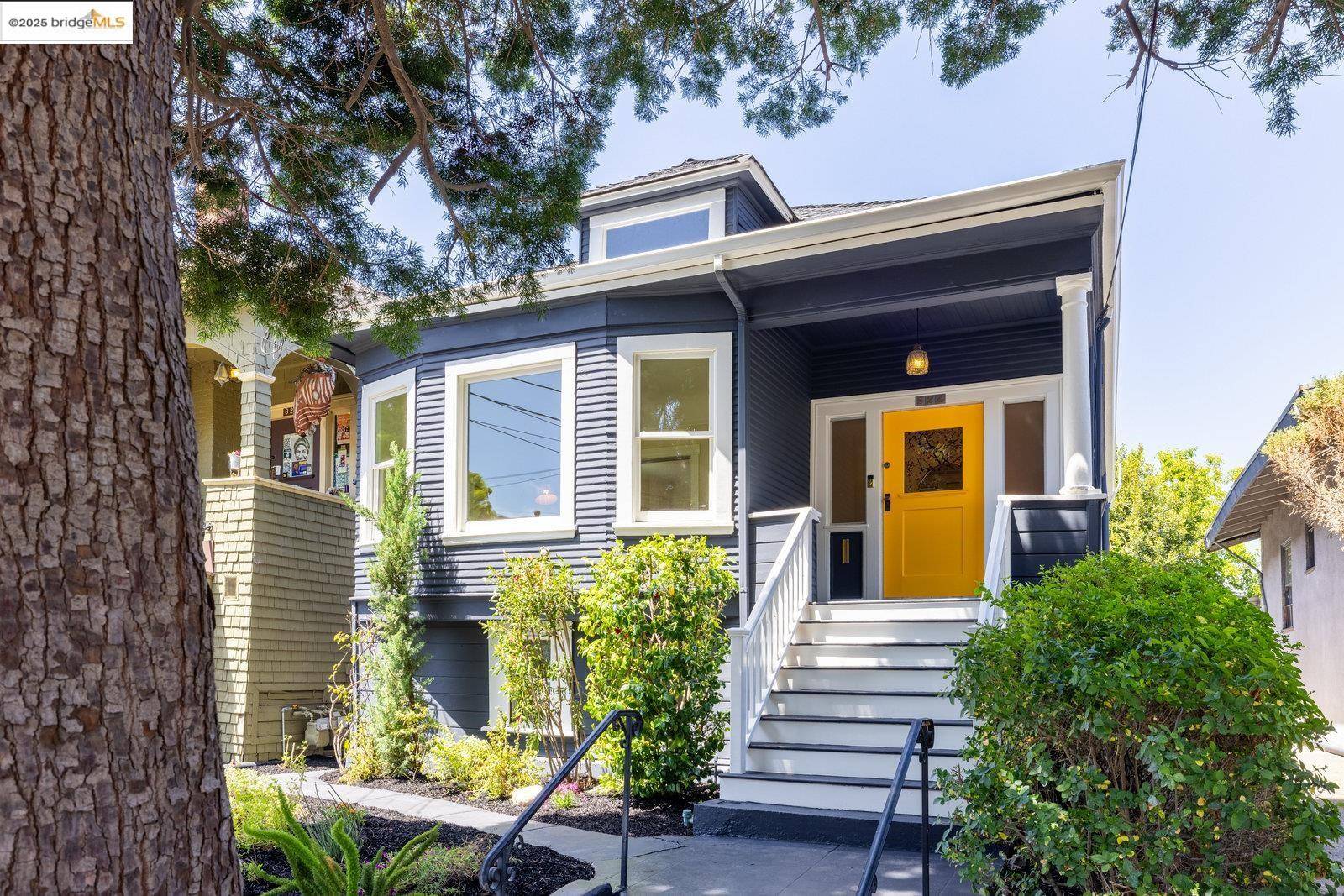 Oakland, CA 94608,824 Arlington Avenue
