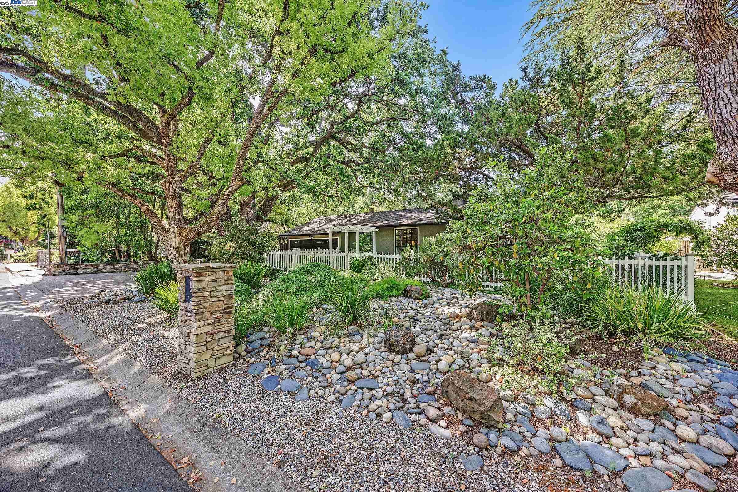 Pleasant Hill, CA 94523,203 Roberta Ave