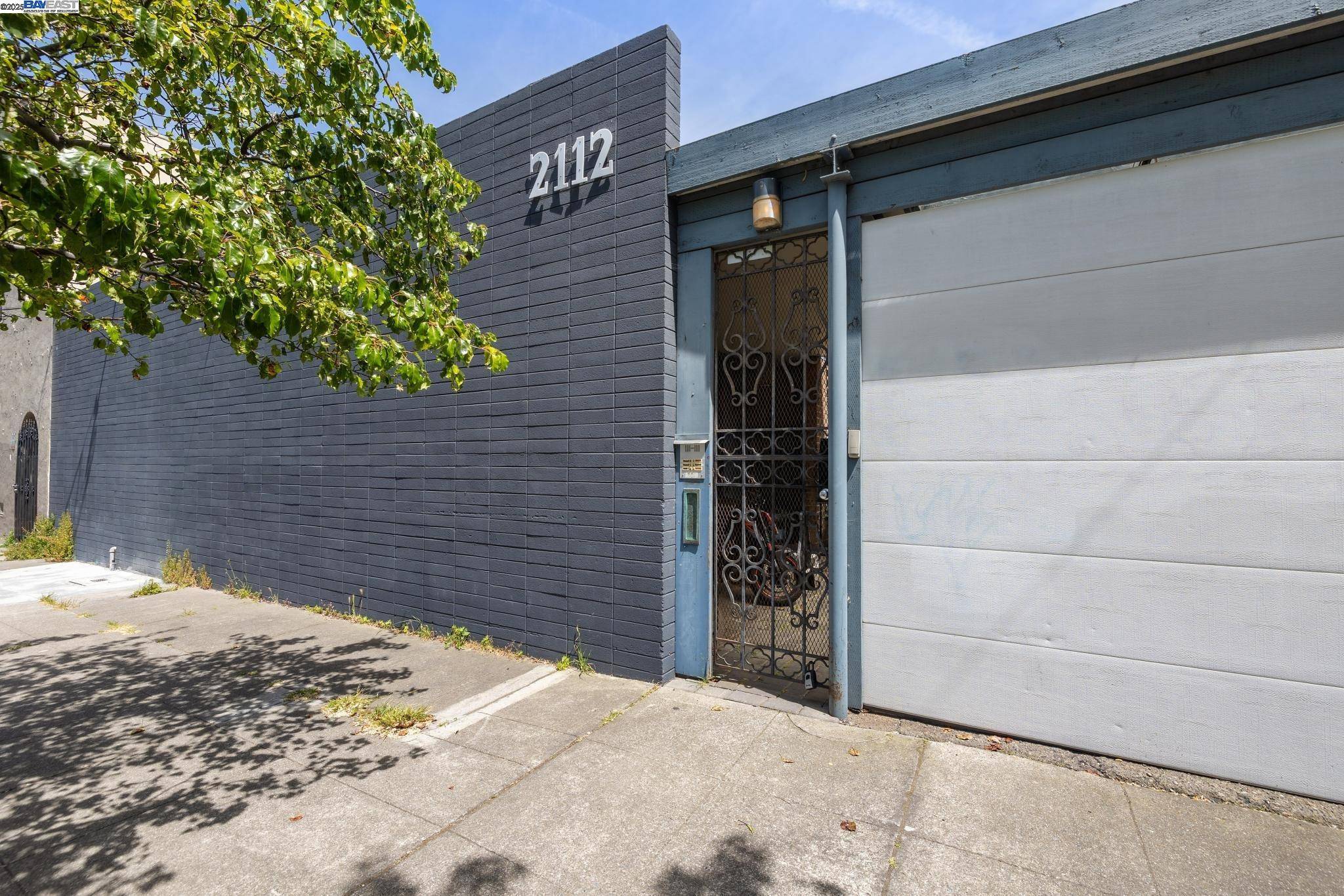 Oakland, CA 94612,2112 West St #2