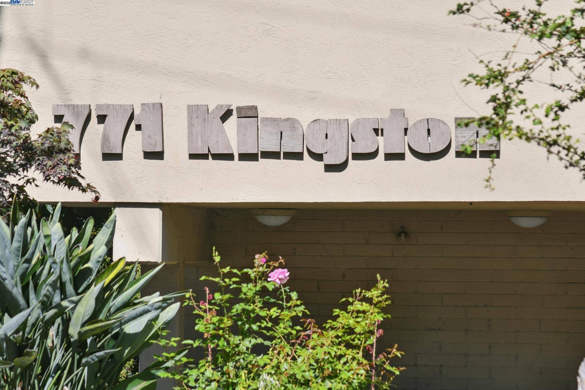 Oakland, CA 94611,771 KINGSTON AVENUE #305