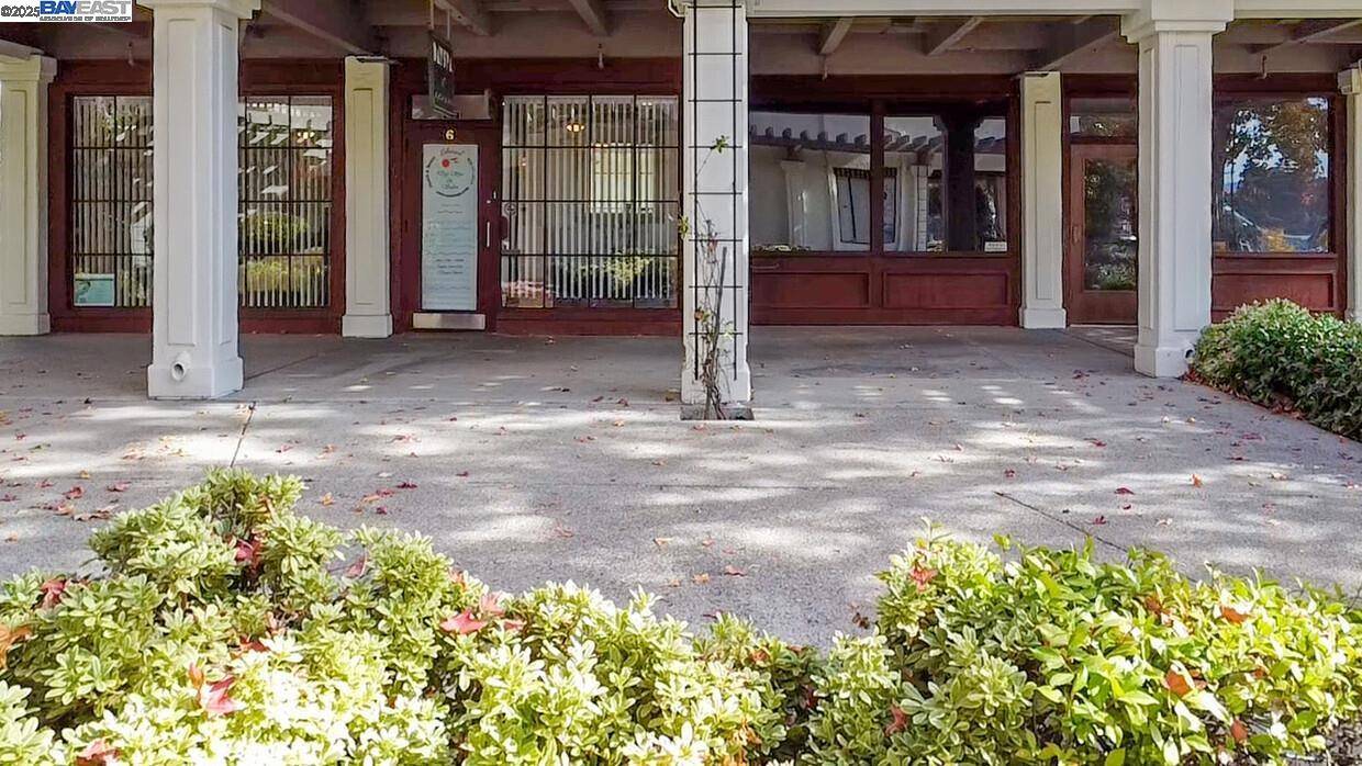 Pleasant Hill, CA 94523,91 Gregory Ln #8