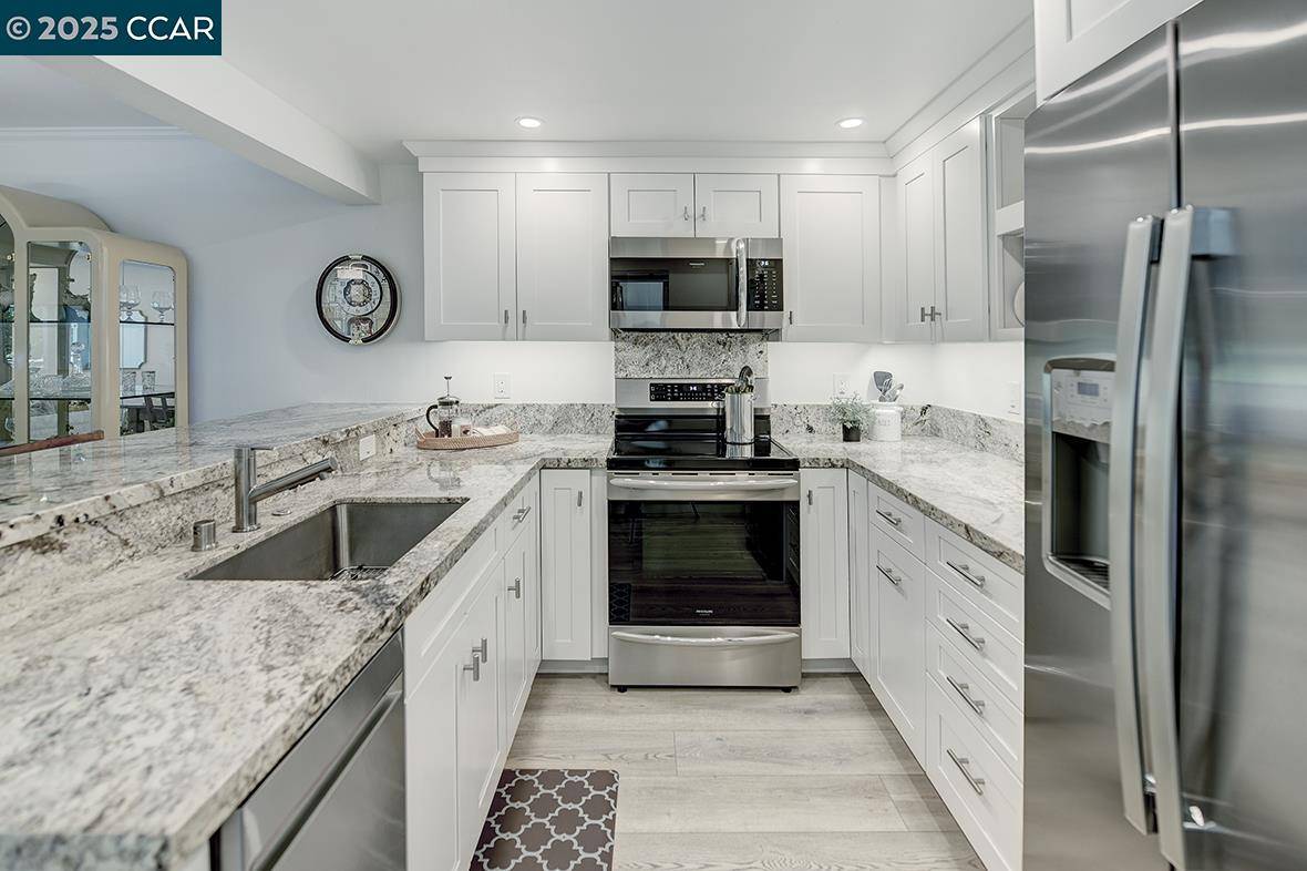 Walnut Creek, CA 94595,2017 Oakmont Way #2