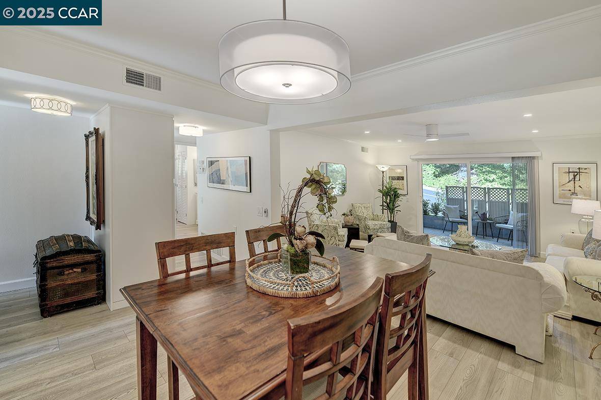 Walnut Creek, CA 94595,2017 Oakmont Way #2