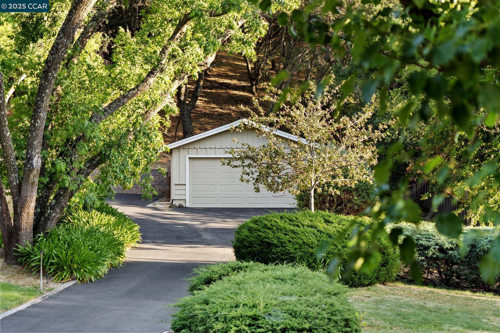 Martinez, CA 94553,3092 Lester Rd