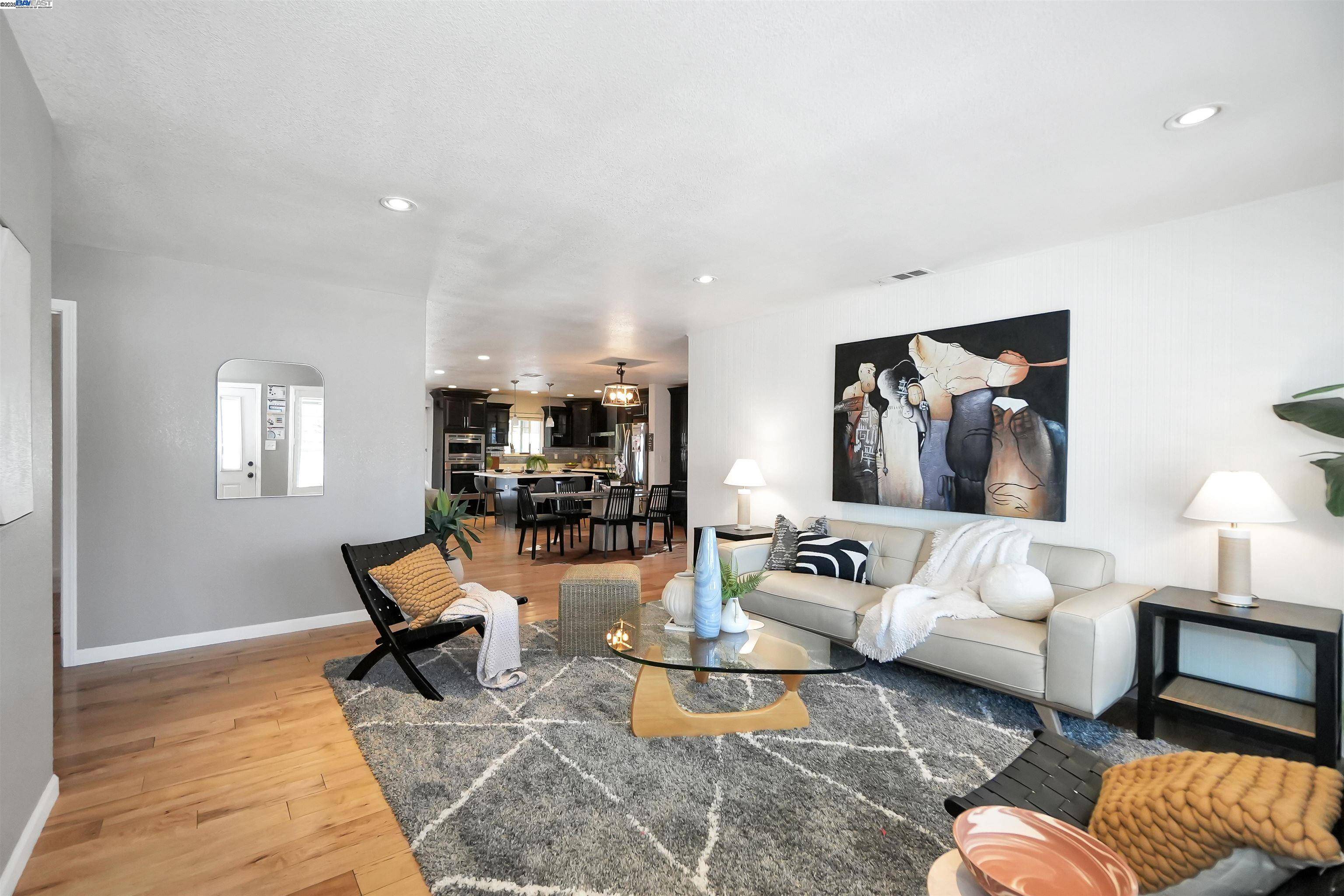 San Lorenzo, CA 94580,17233 Via La Jolla