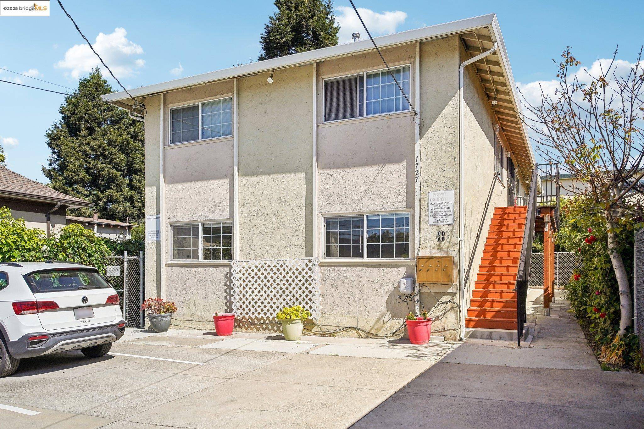 Berkeley, CA 94703,1727 Oregon Street