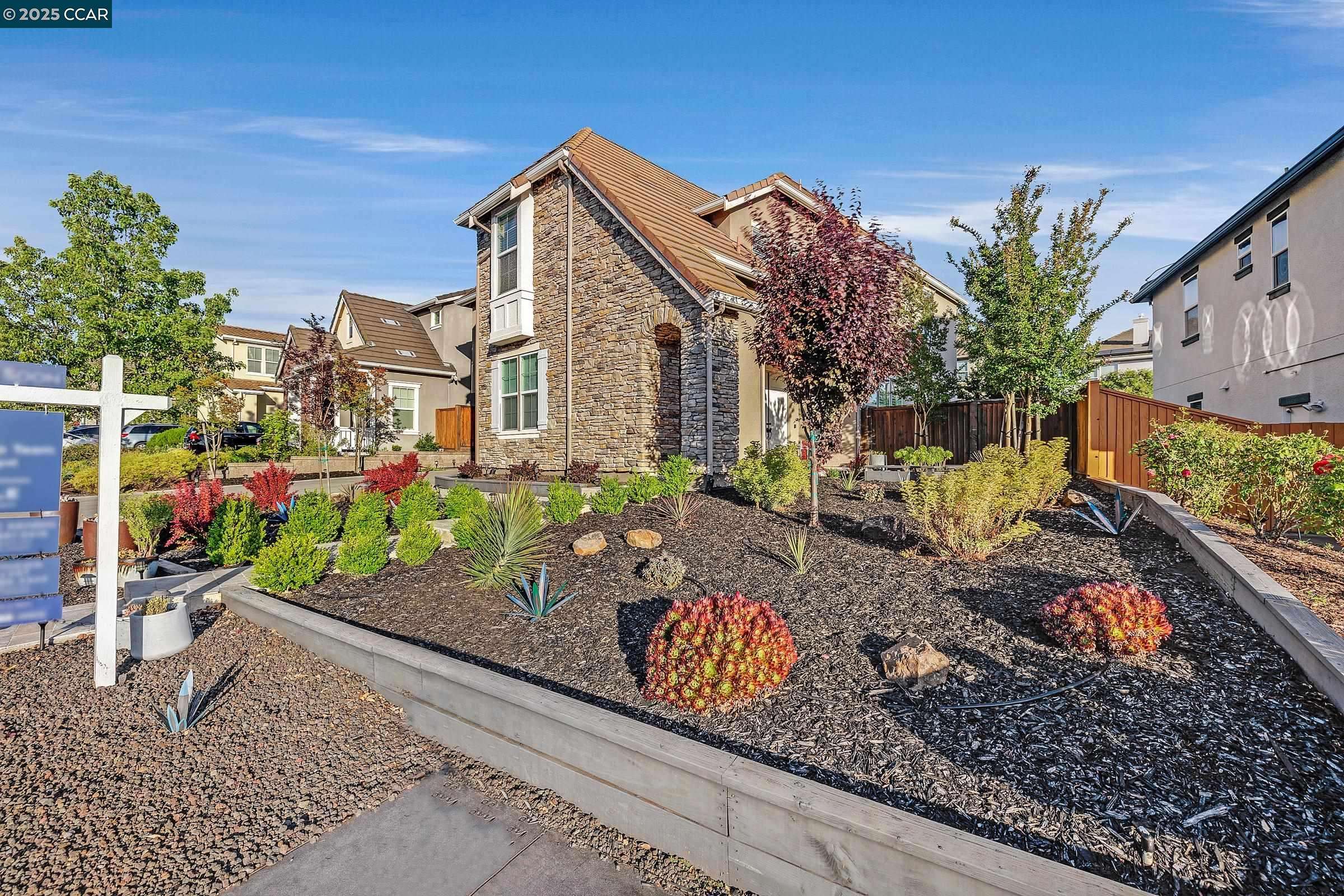 Danville, CA 94506,1735 Cottswald St