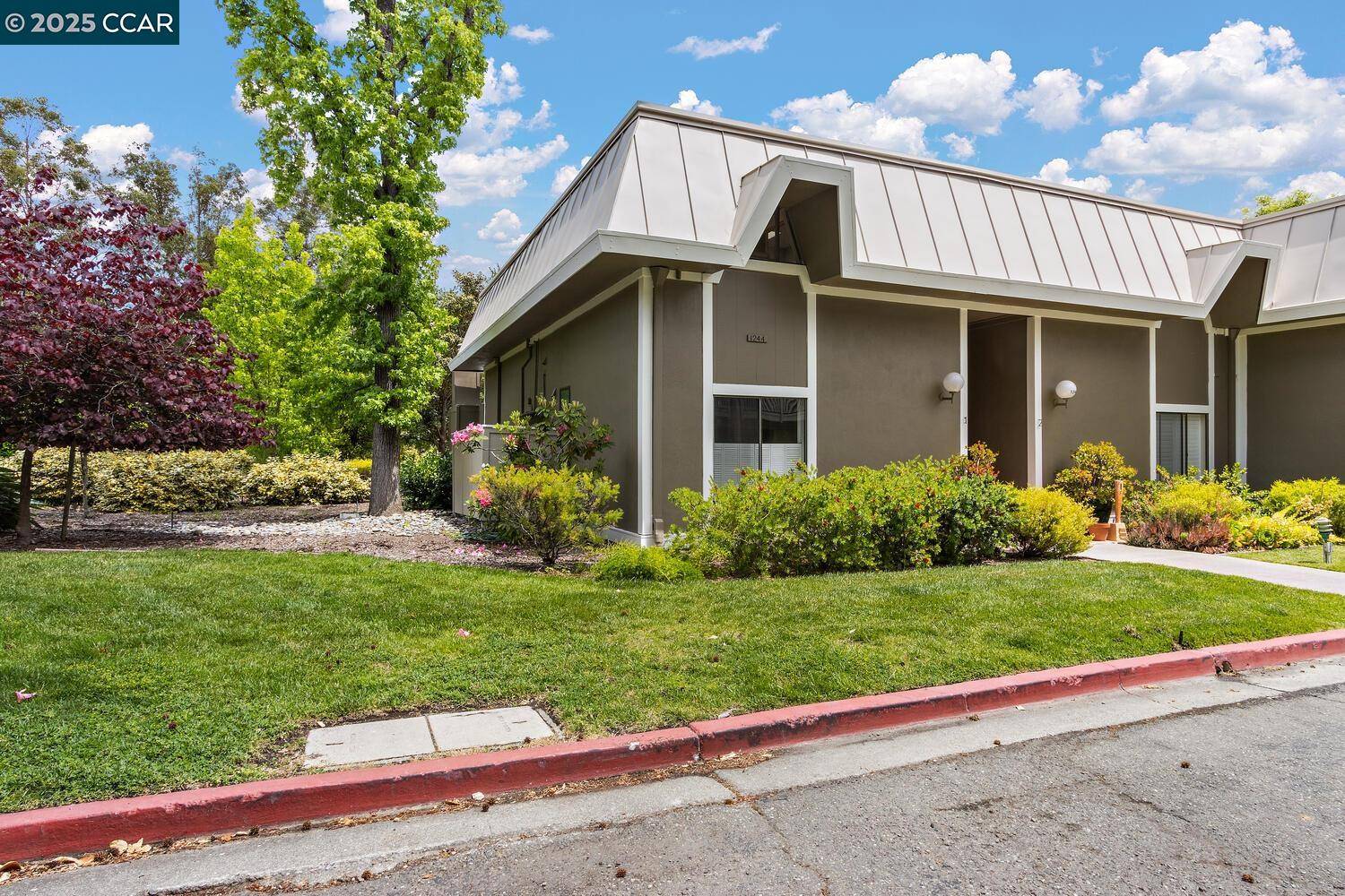 Walnut Creek, CA 94595,1244 Singingwood Ct. #1