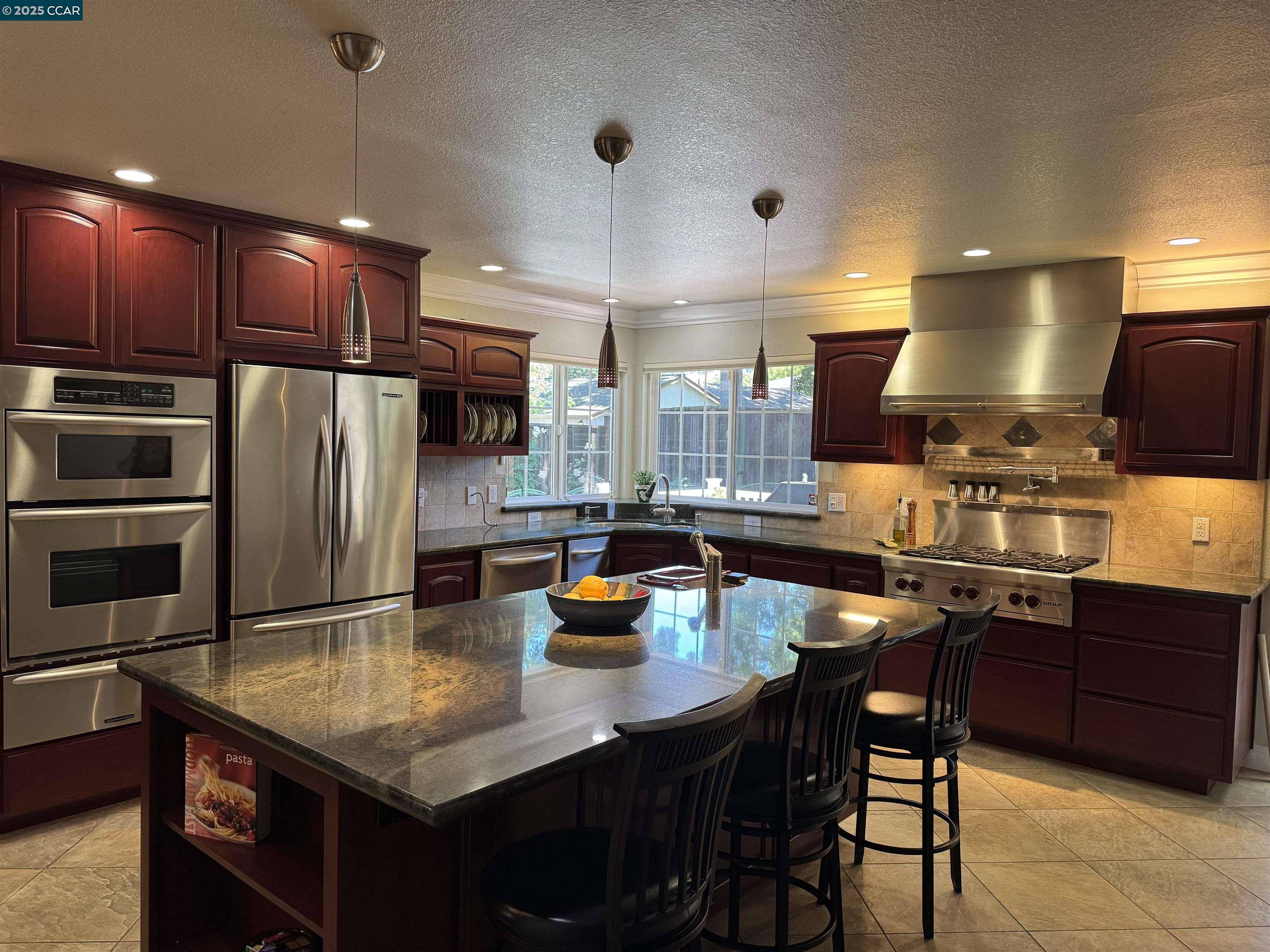 Concord, CA 94518,898 Luxury Dr