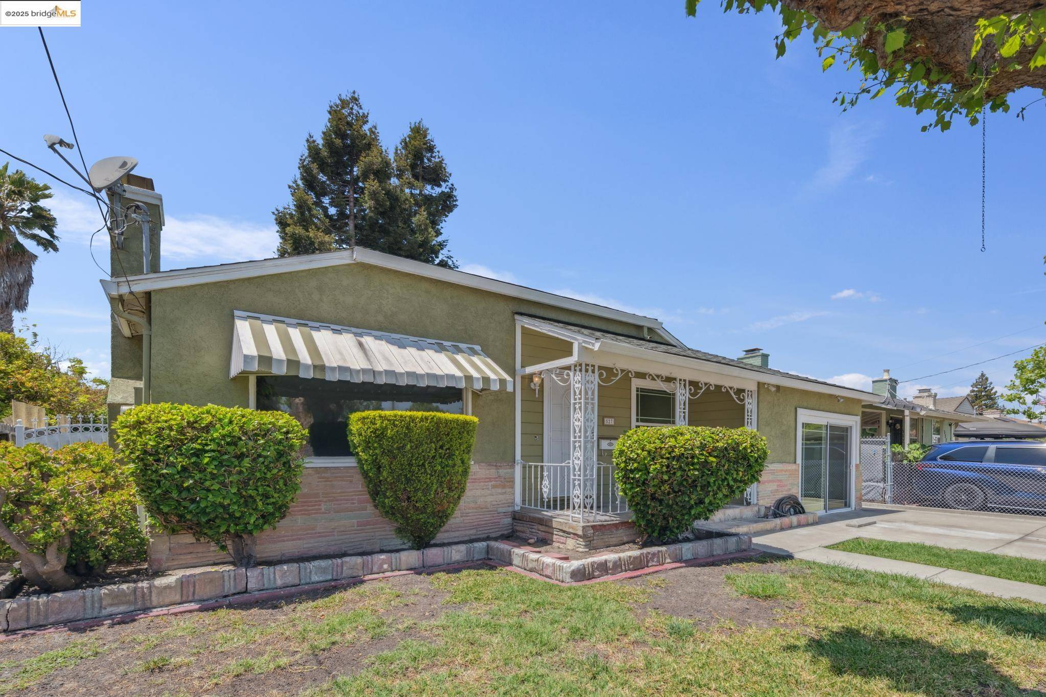 Oakland, CA 94603,527 Capistrano Dr