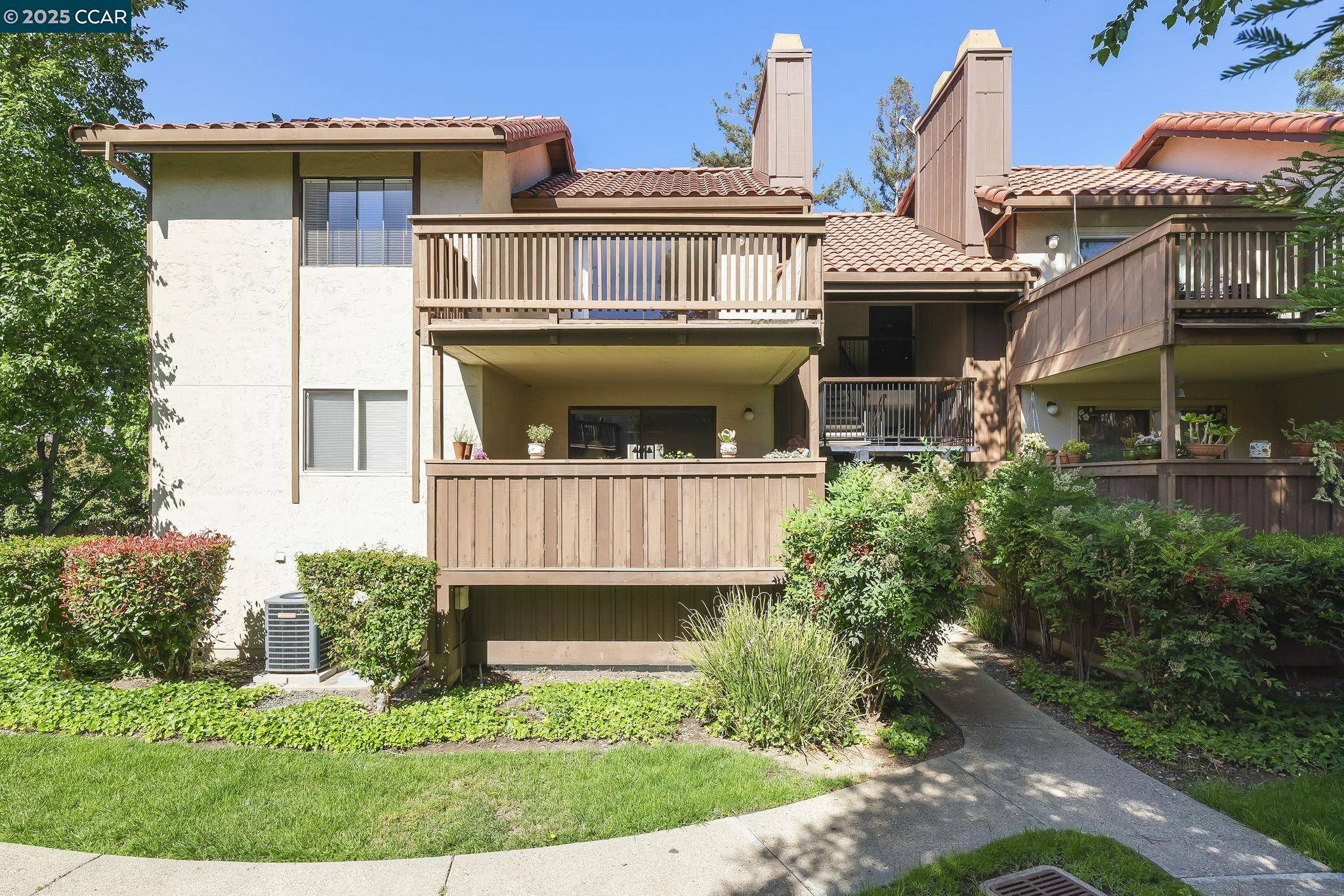 Concord, CA 94518,2055 Sierra Rd #125