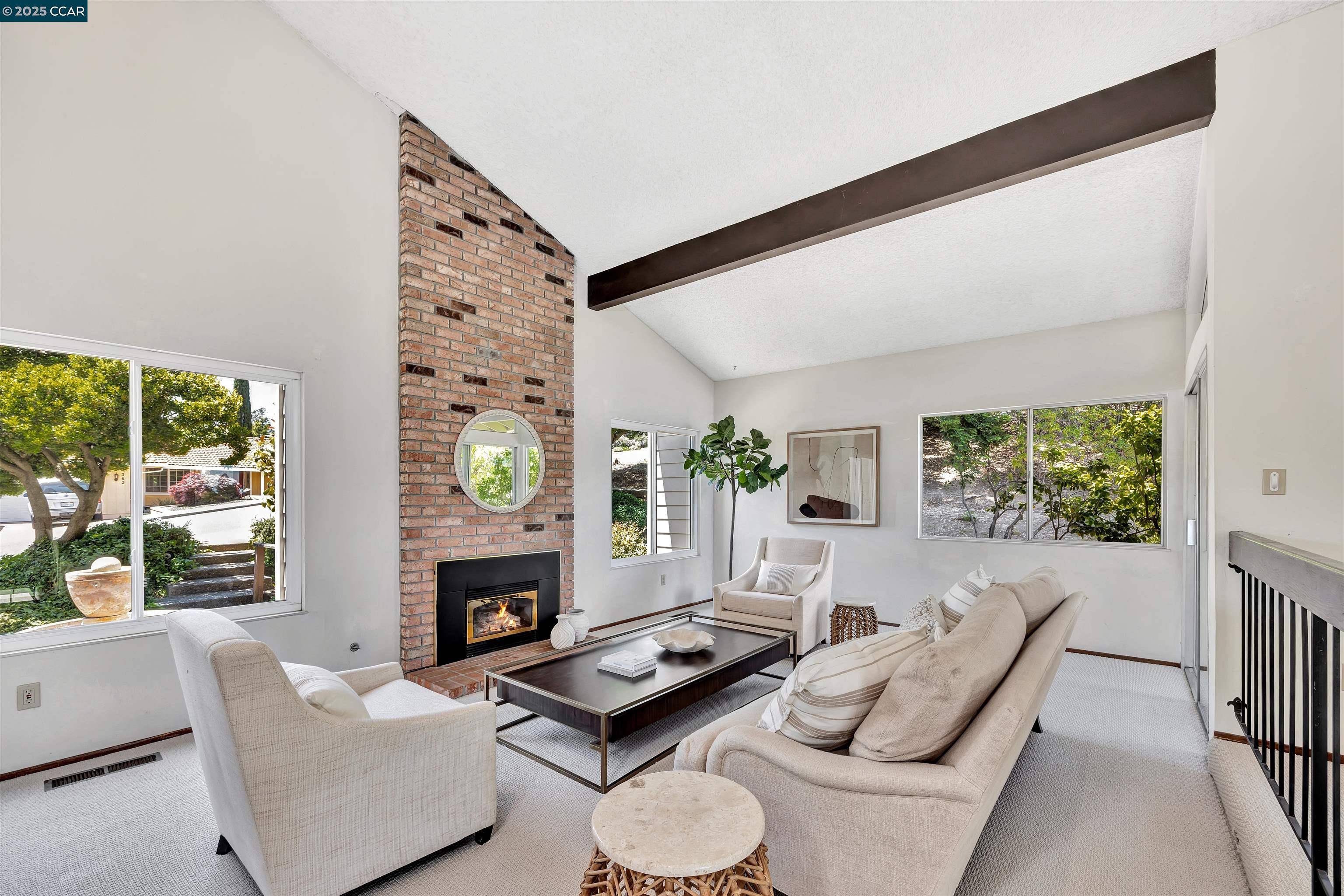 Moraga, CA 94556,363 Calle La Montana