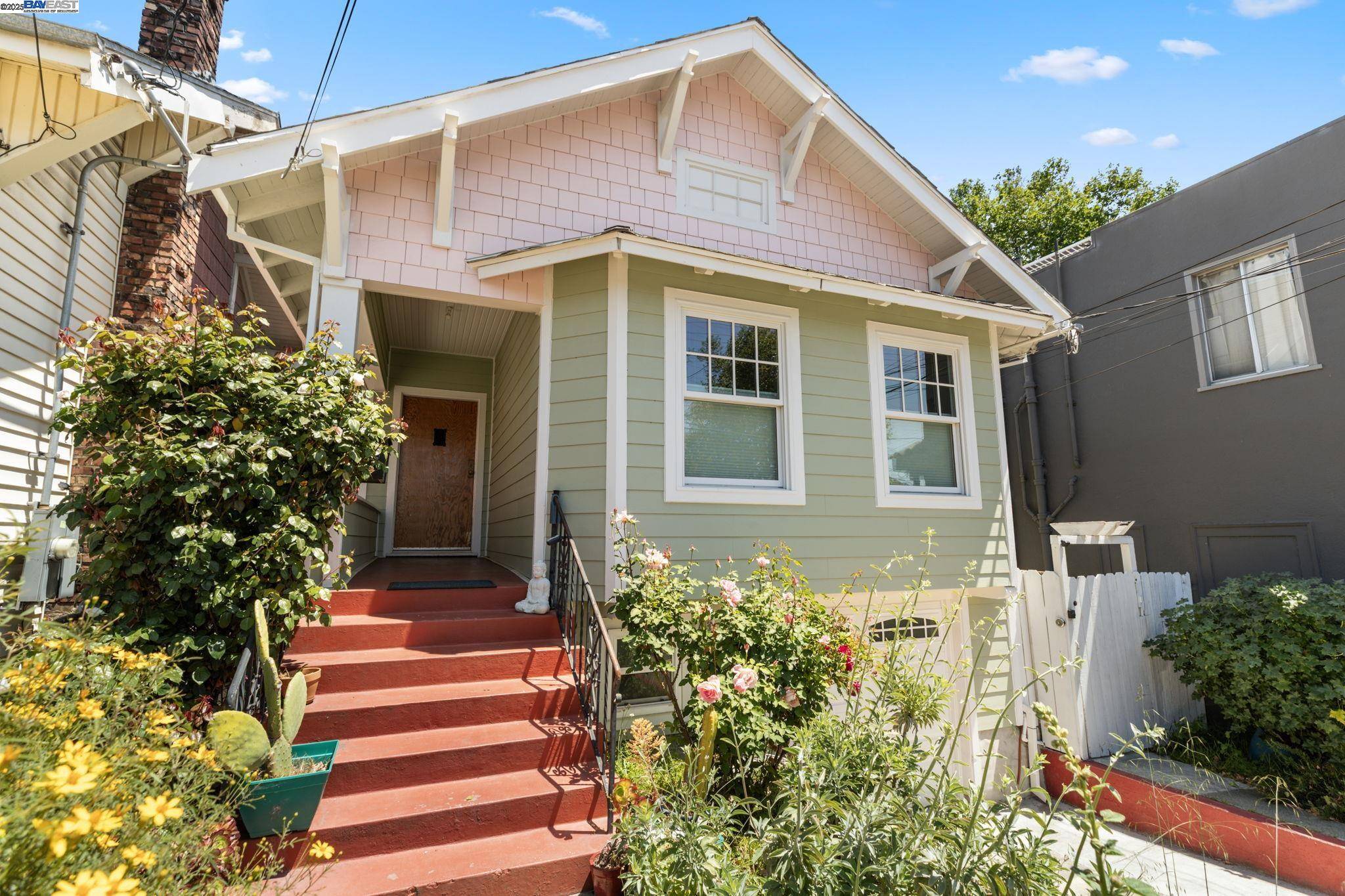 Oakland, CA 94606,1034 E 21St St
