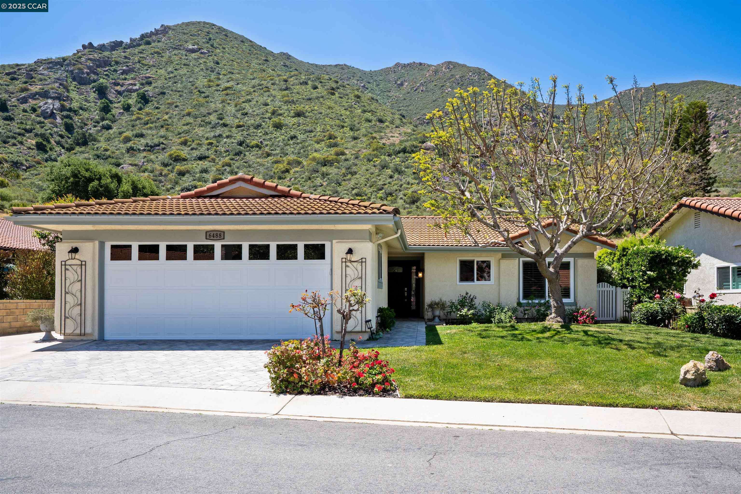 Camarillo, CA 93012,6488 San Como LN