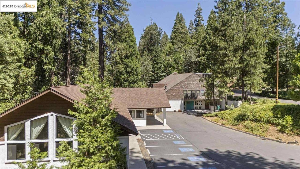 Twain Harte, CA 95383,24176 Pine Lake