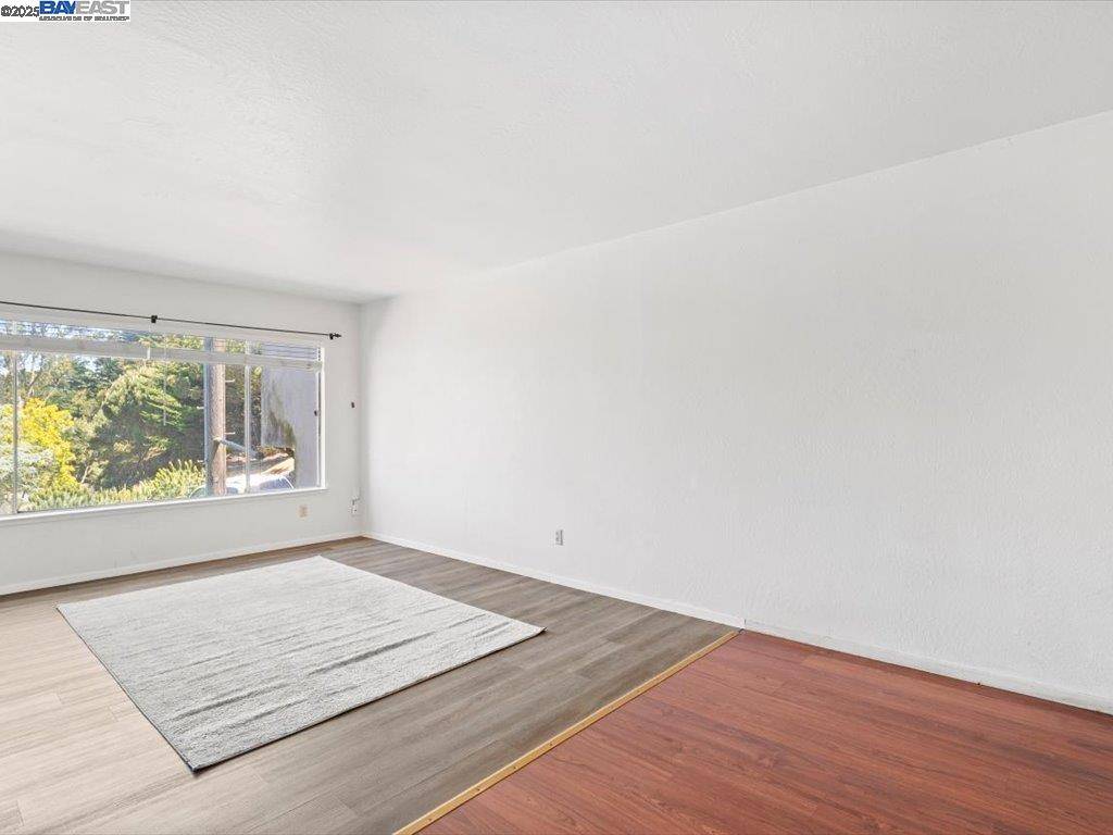 Daly City, CA 94014,56 Edgewood Ct #A