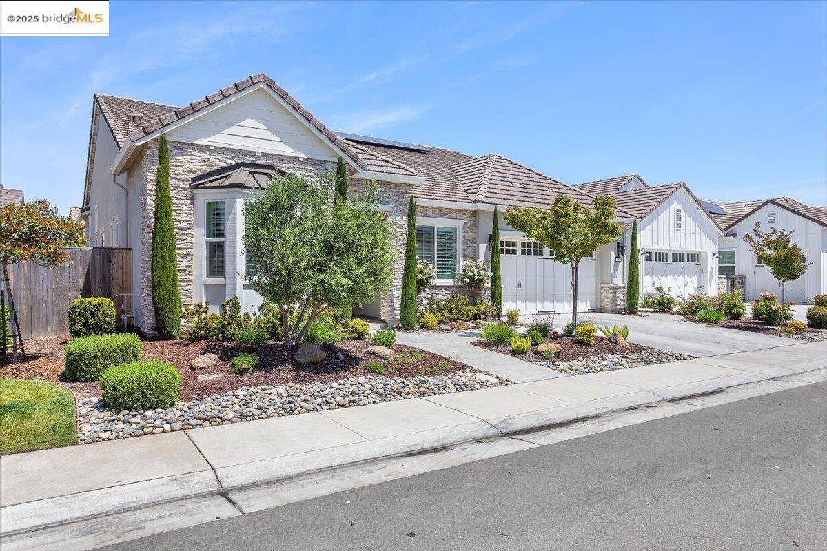 Lodi, CA 95242,2939 Valencia St
