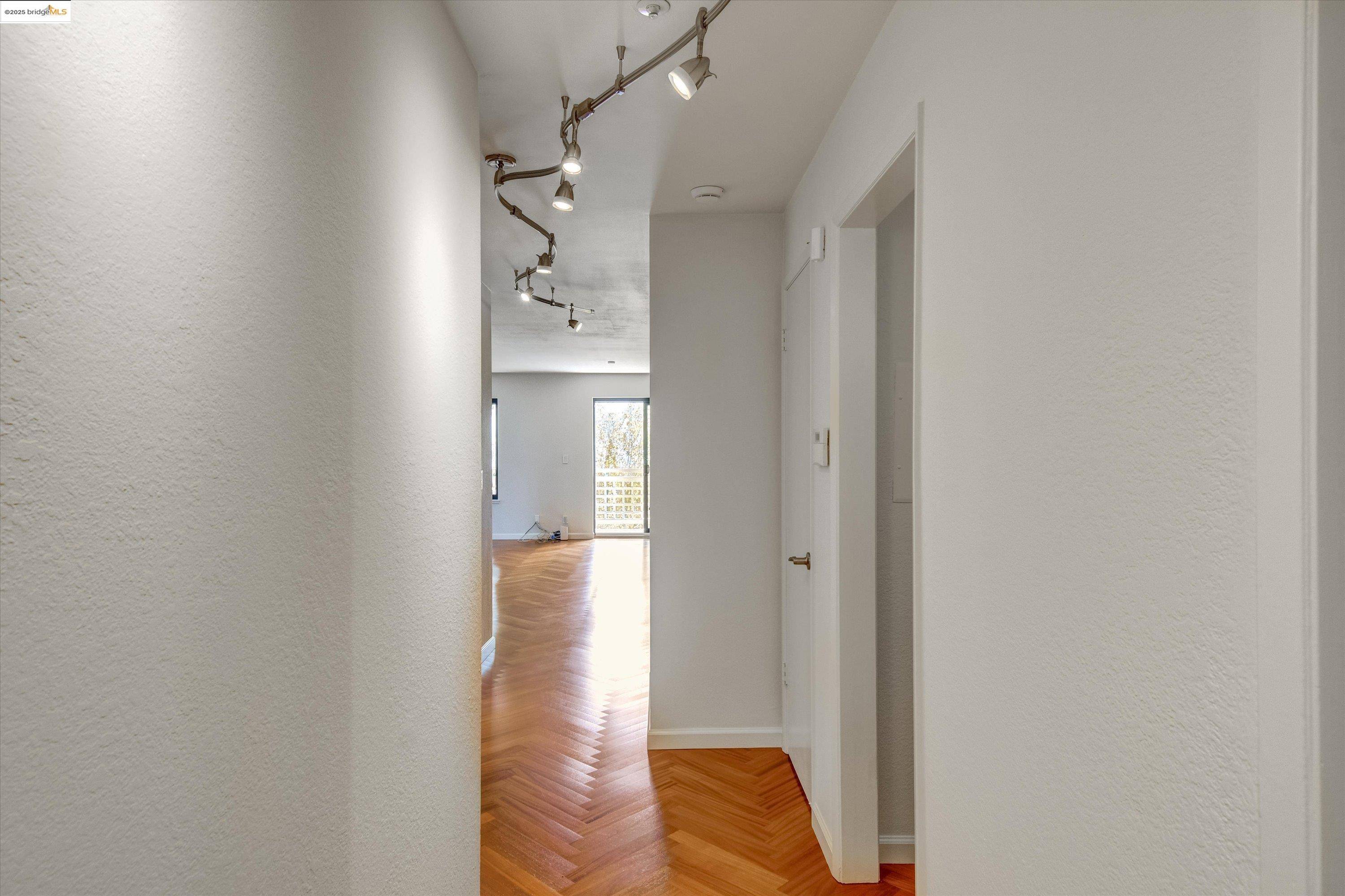 San Francisco, CA 94134,805 Red Leaf Court