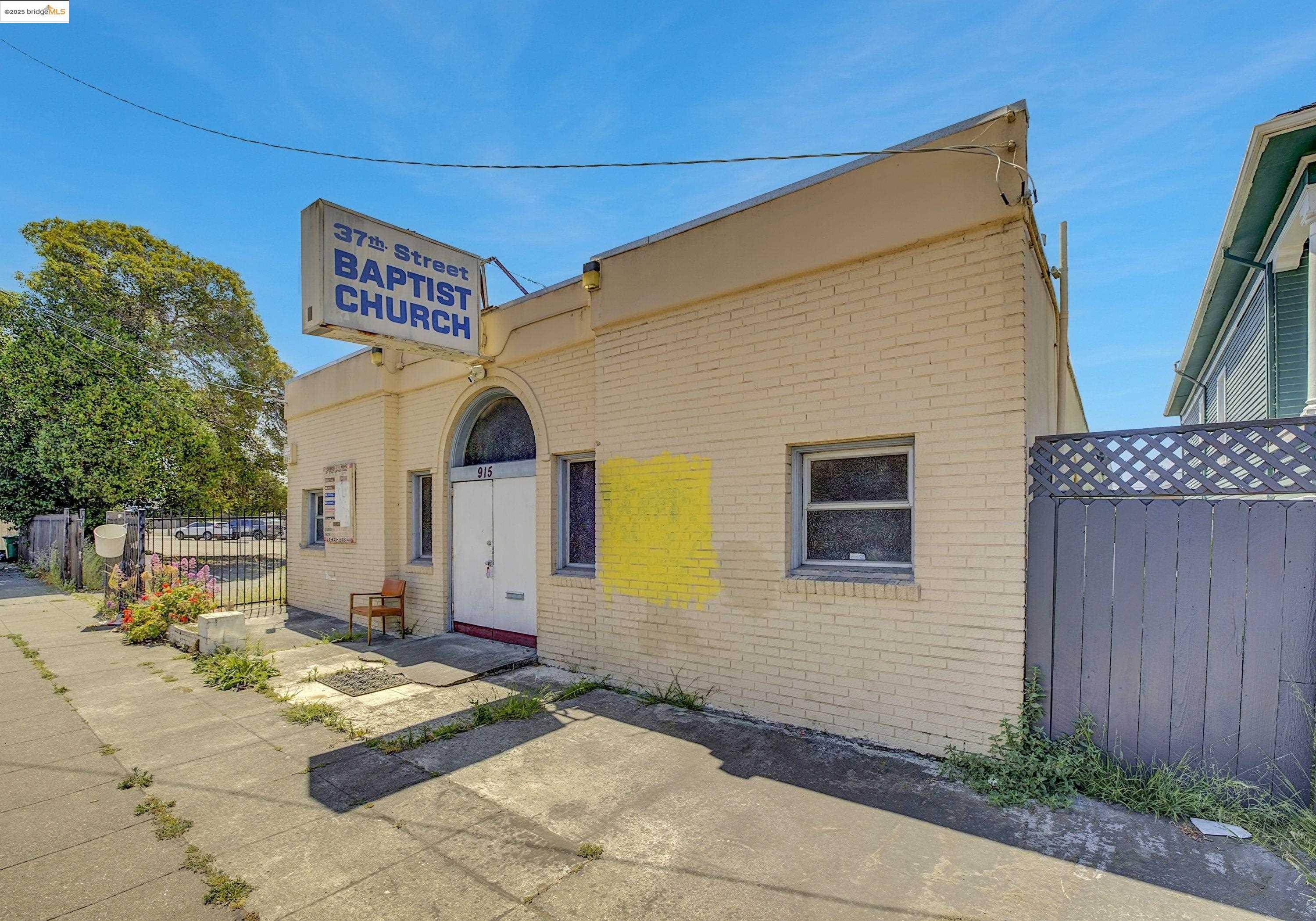 Oakland, CA 94608,915 37Th St