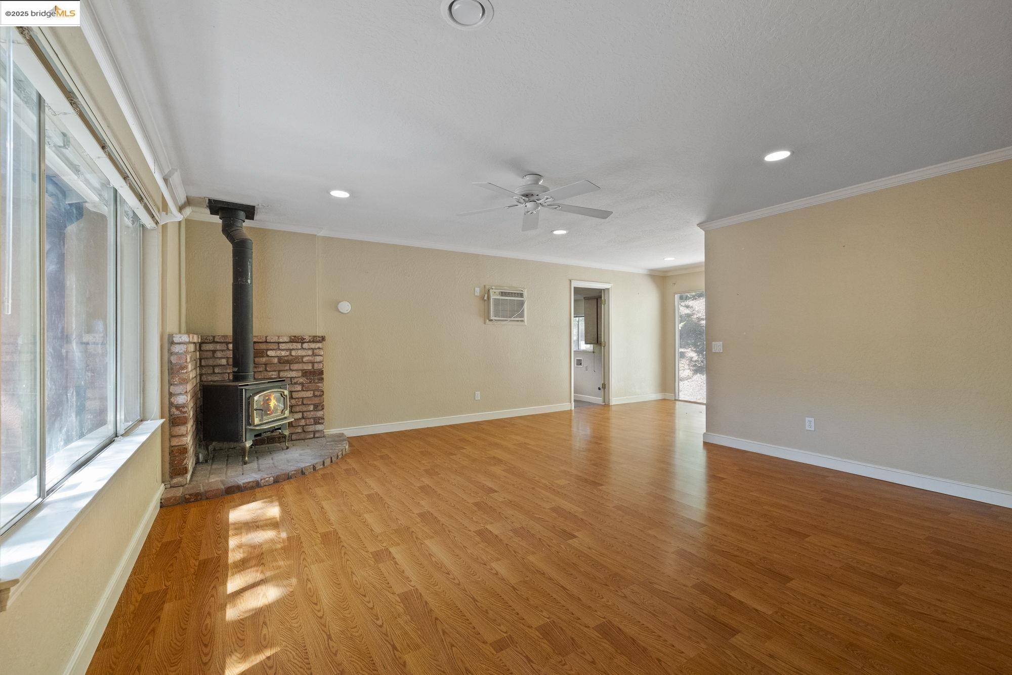 Sonora, CA 95370,21505 Crestview Dr