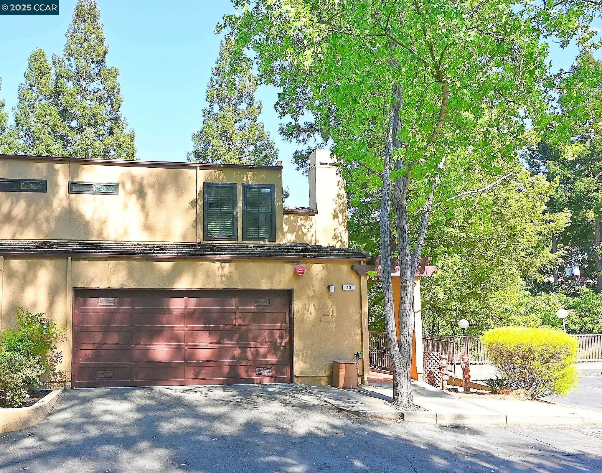 Lafayette, CA 94549,3279 Mt Diablo Ct #13