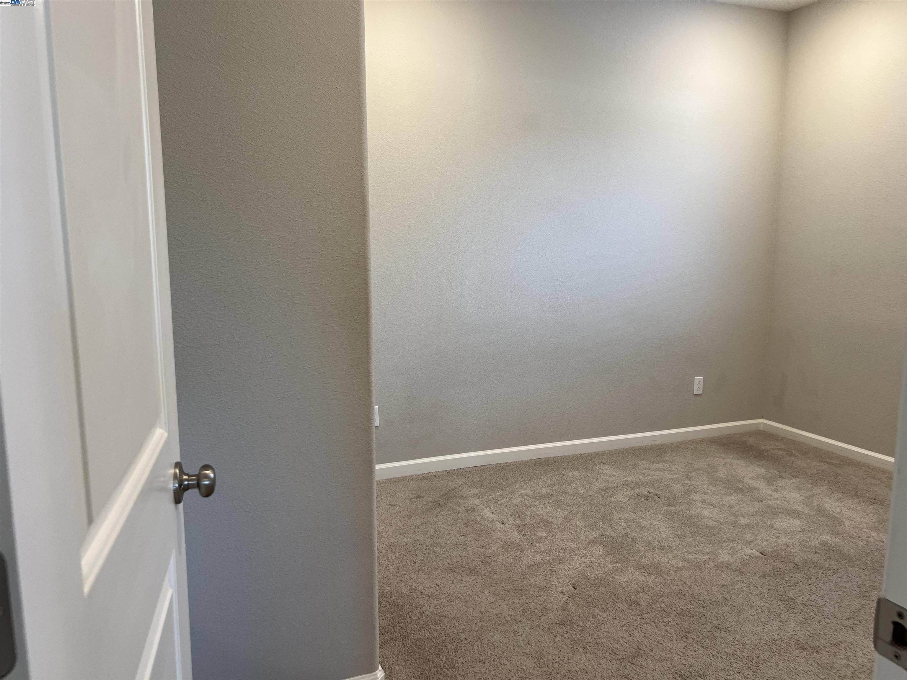 Patterson, CA 95363,935 Grimsby Lane