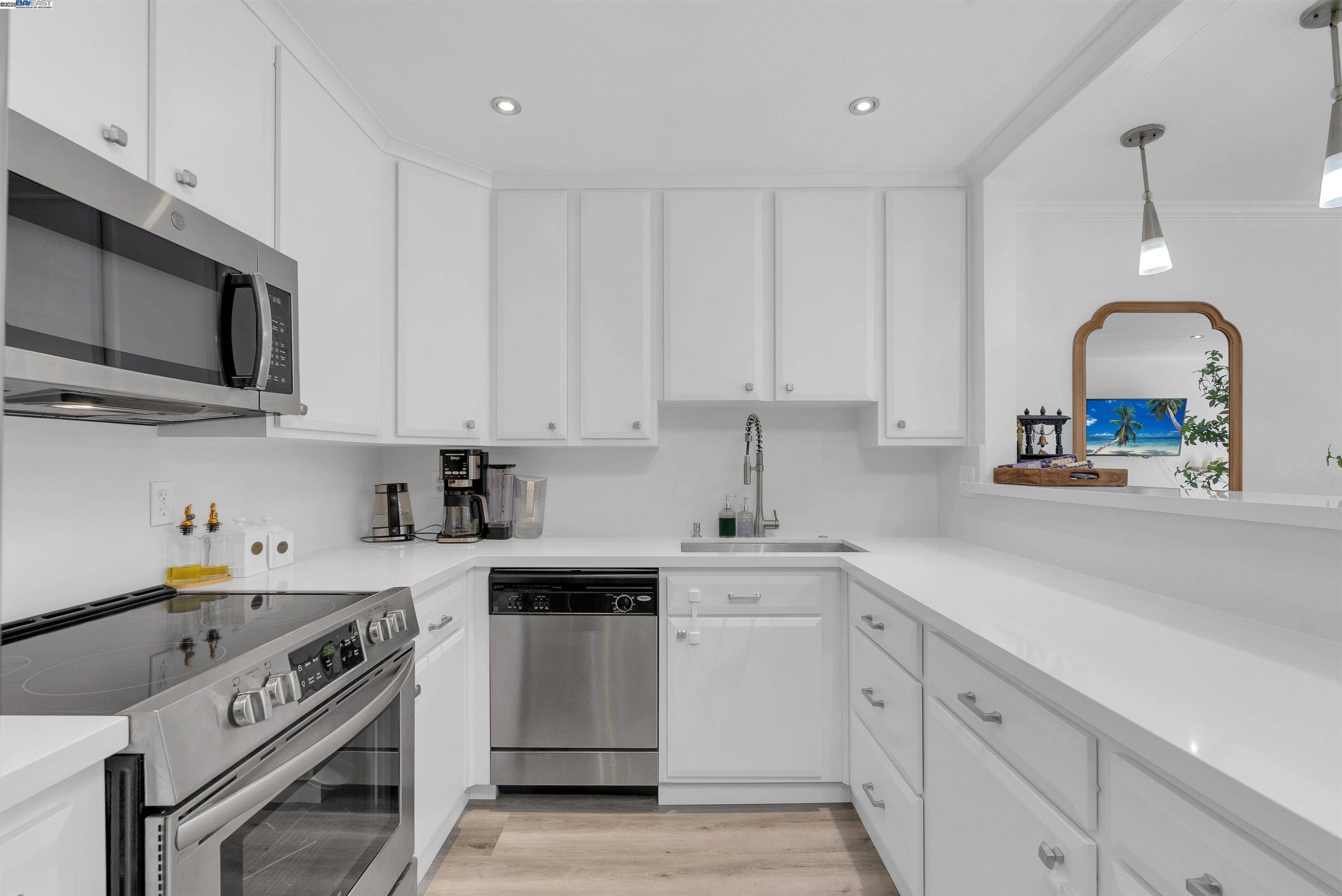 Castro Valley, CA 94546,2500 Miramar Ave #203