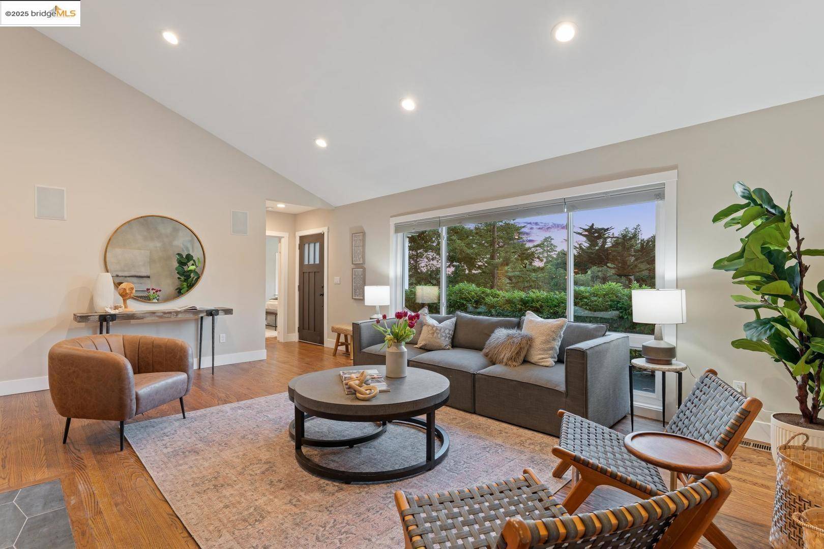 Oakland, CA 94611,1684 Arrowhead DR