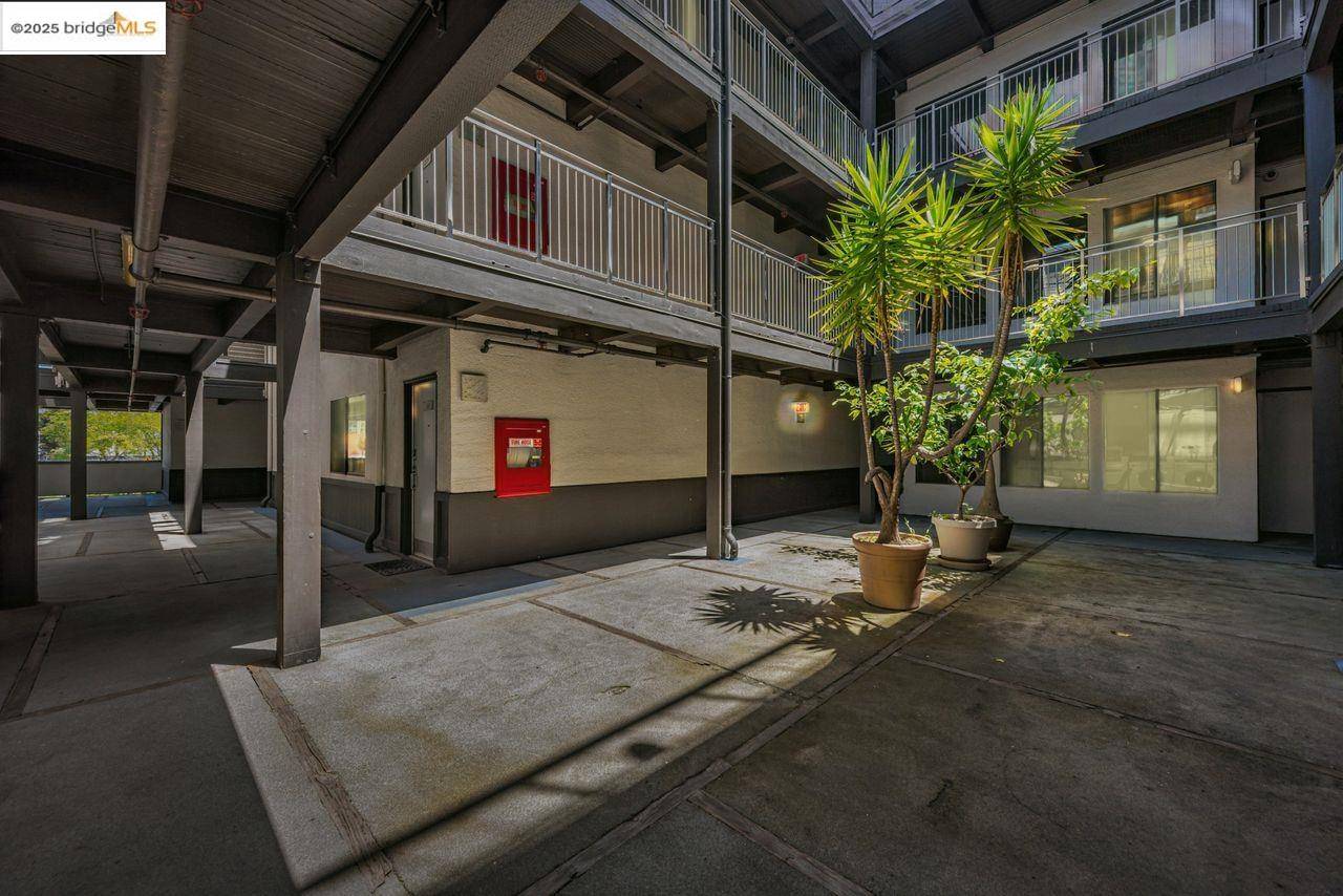 Oakland, CA 94607,5 Embarcadero #129