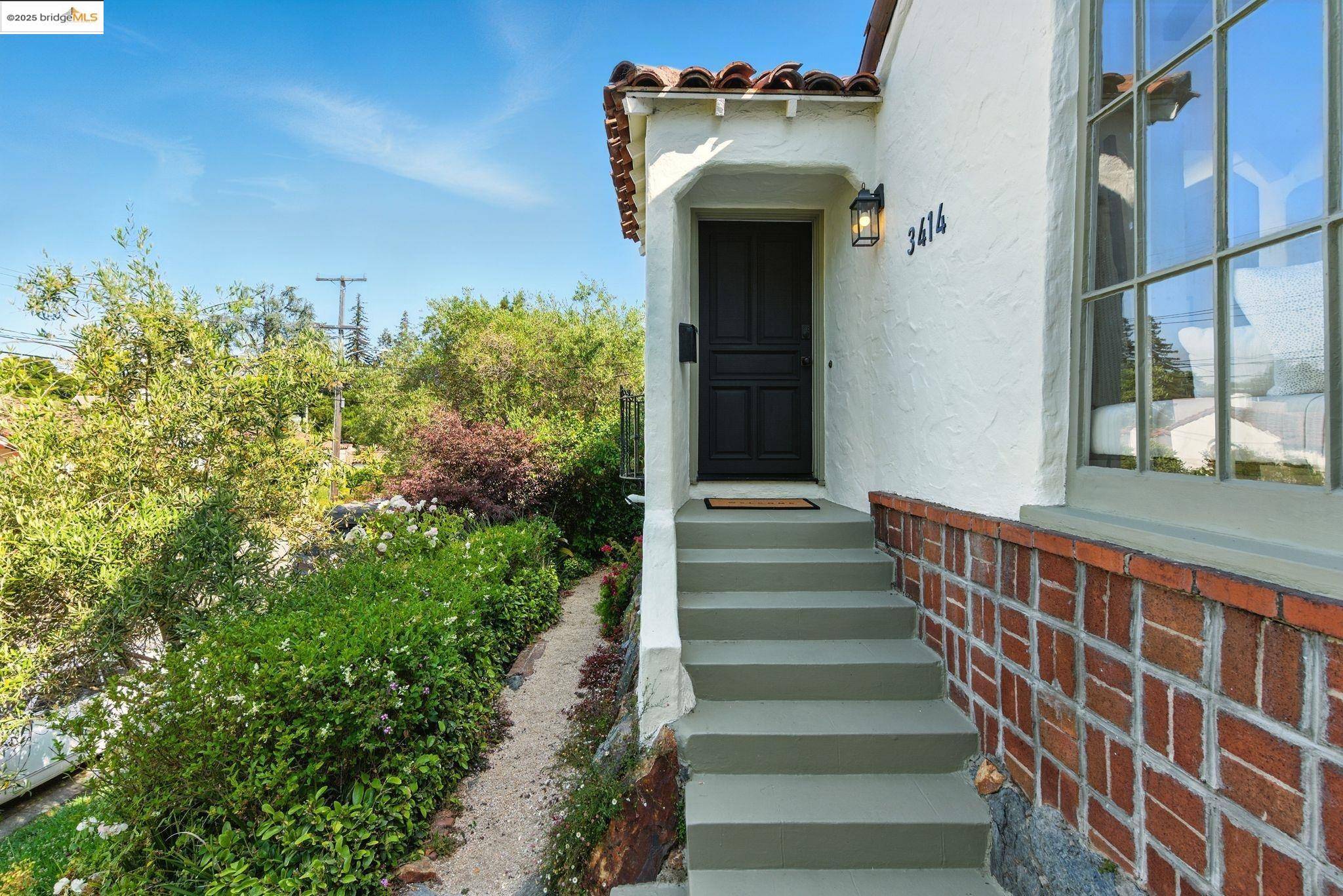 Oakland, CA 94602,3414 Guido St