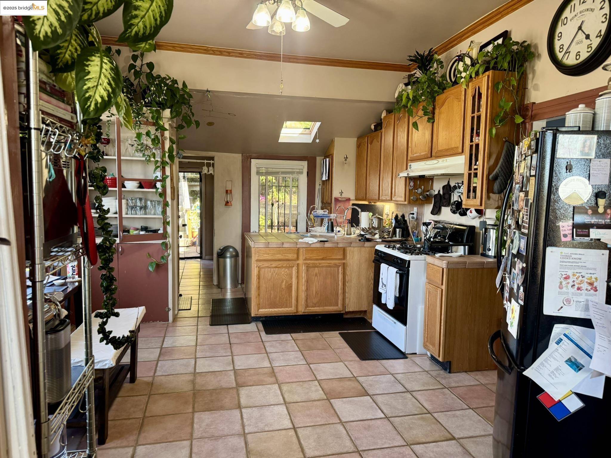 Richmond, CA 94801,17 Montana St