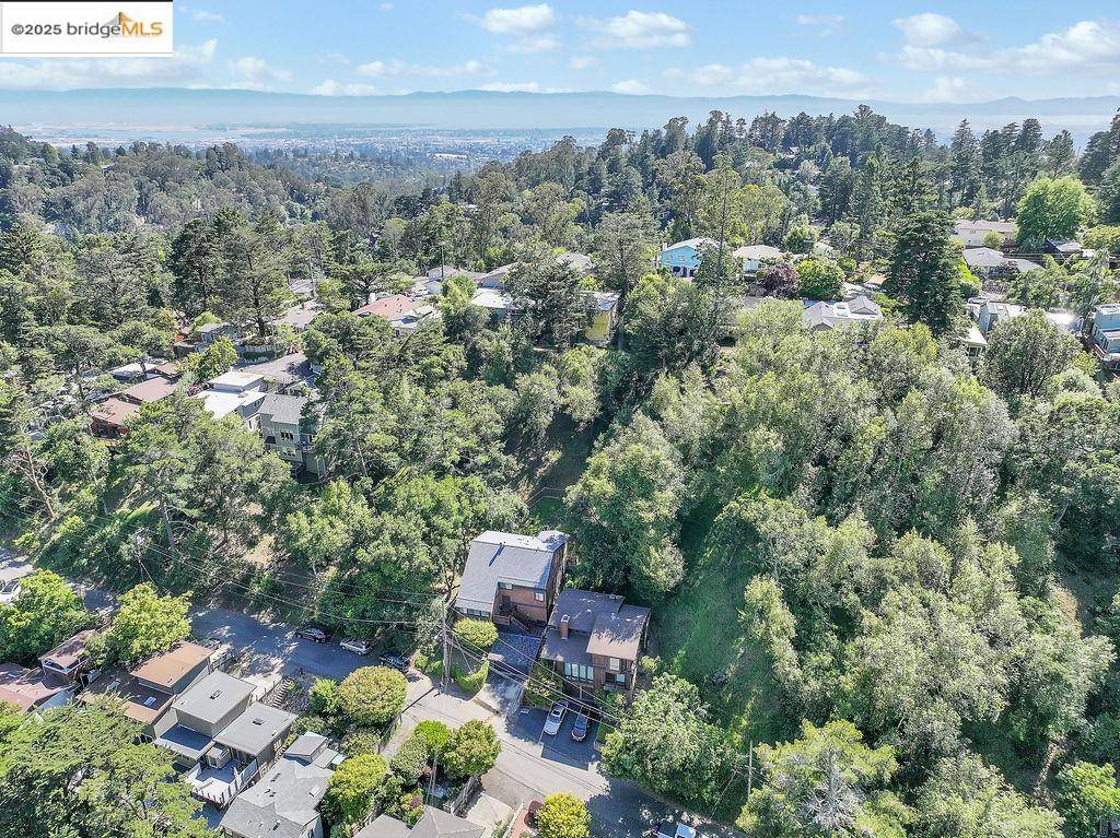 Oakland, CA 94611,7141 Homewood Dr