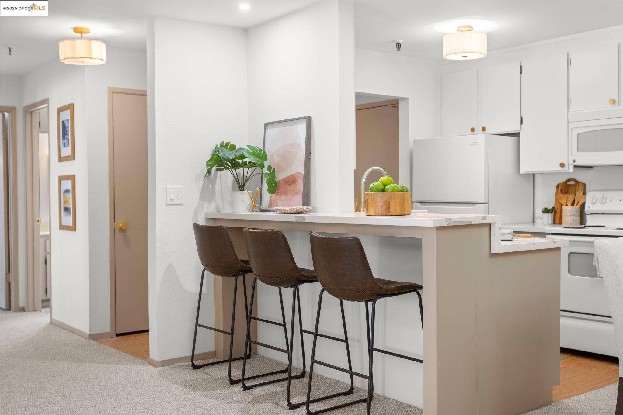 Oakland, CA 94606,1830 Lakeshore Ave #306