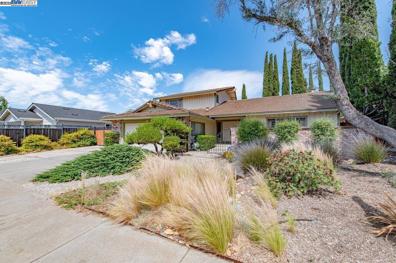 Livermore, CA 94550,1022 Sherry Way