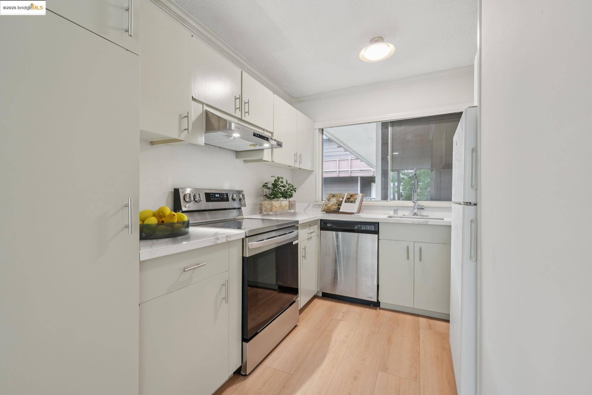 Berkeley, CA 94704,2601 College Ave #205