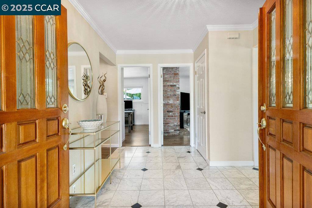 Alamo, CA 94507,2302 Royal Oaks Dr