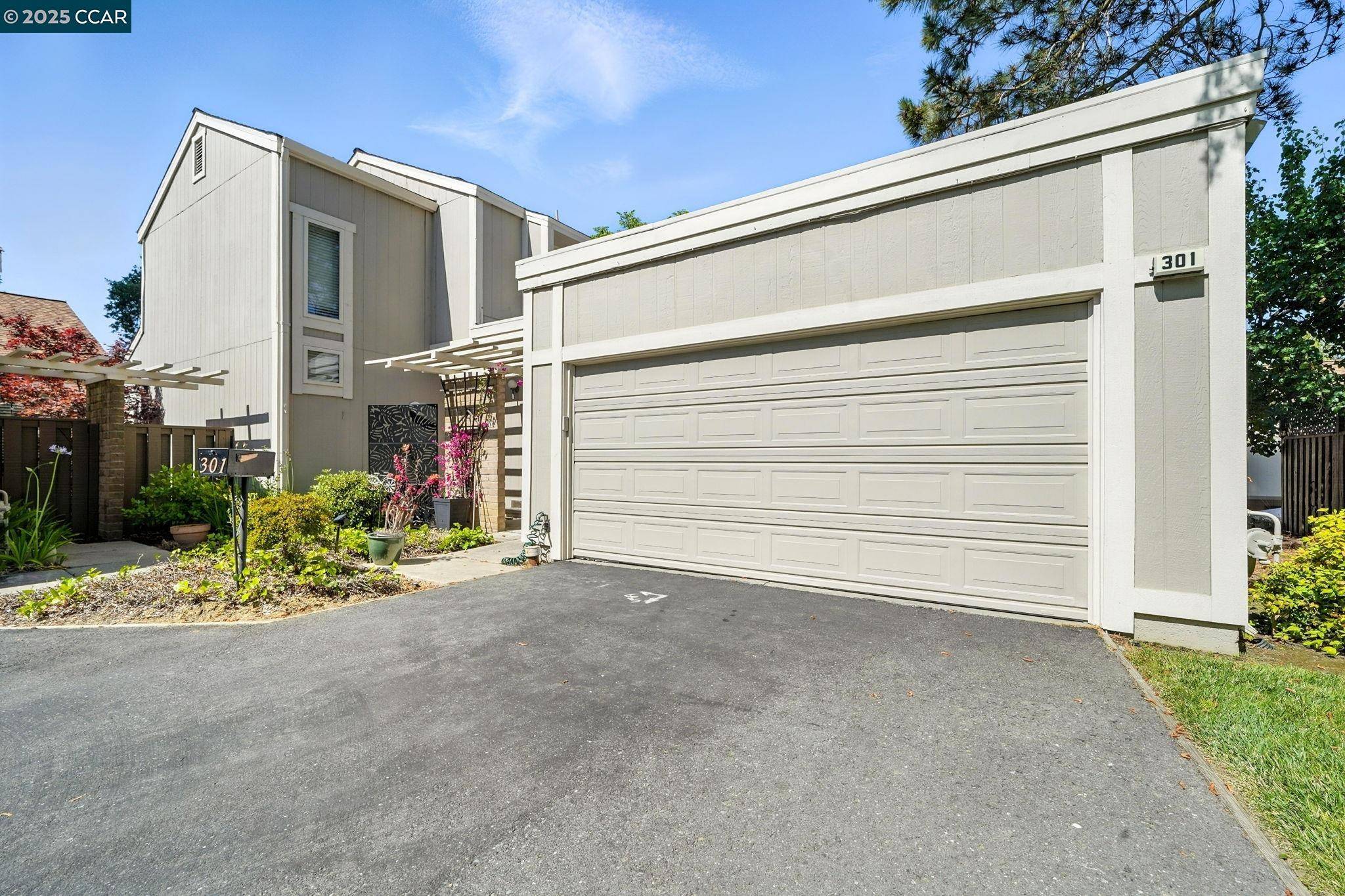 Martinez, CA 94553,301 Parklane Plz