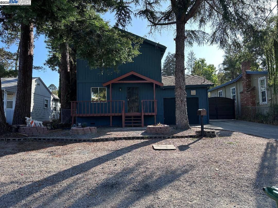 Oakland, CA 94605,8065 earl st
