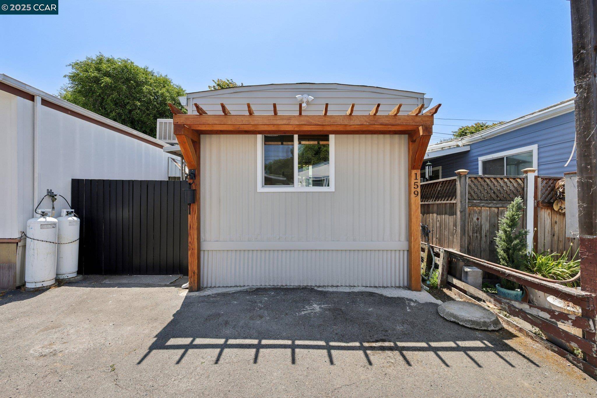 San Leandro, CA 94577,2399 E 14th Street #159