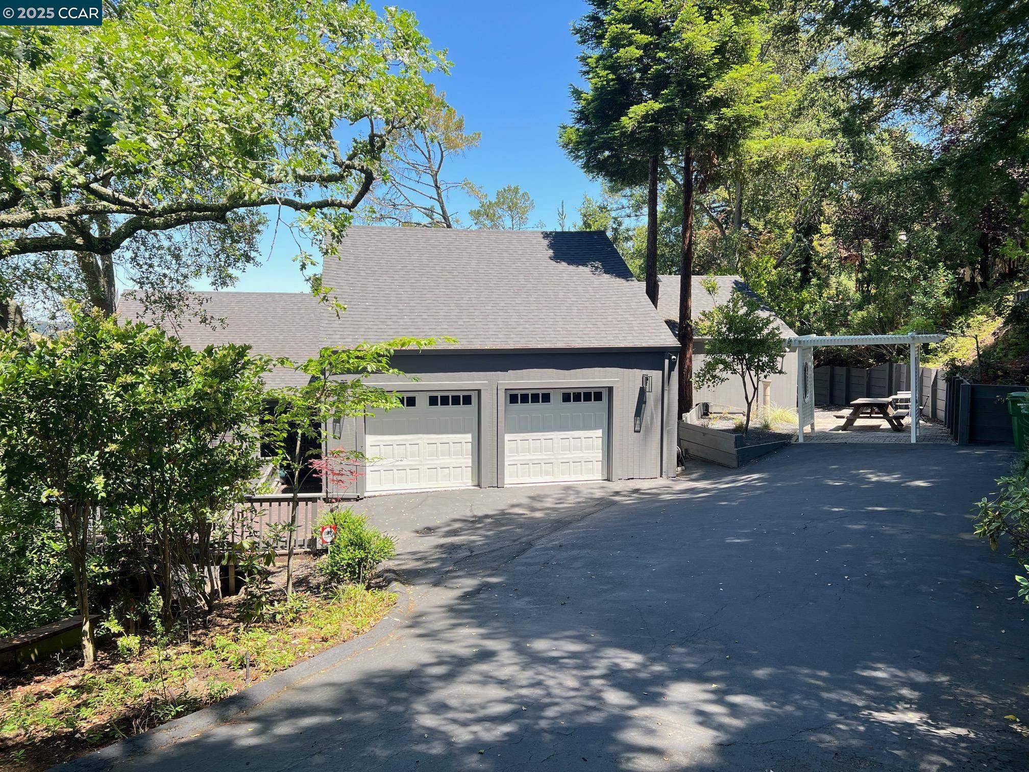 Orinda, CA 94563,47 El Gavilan Rd.