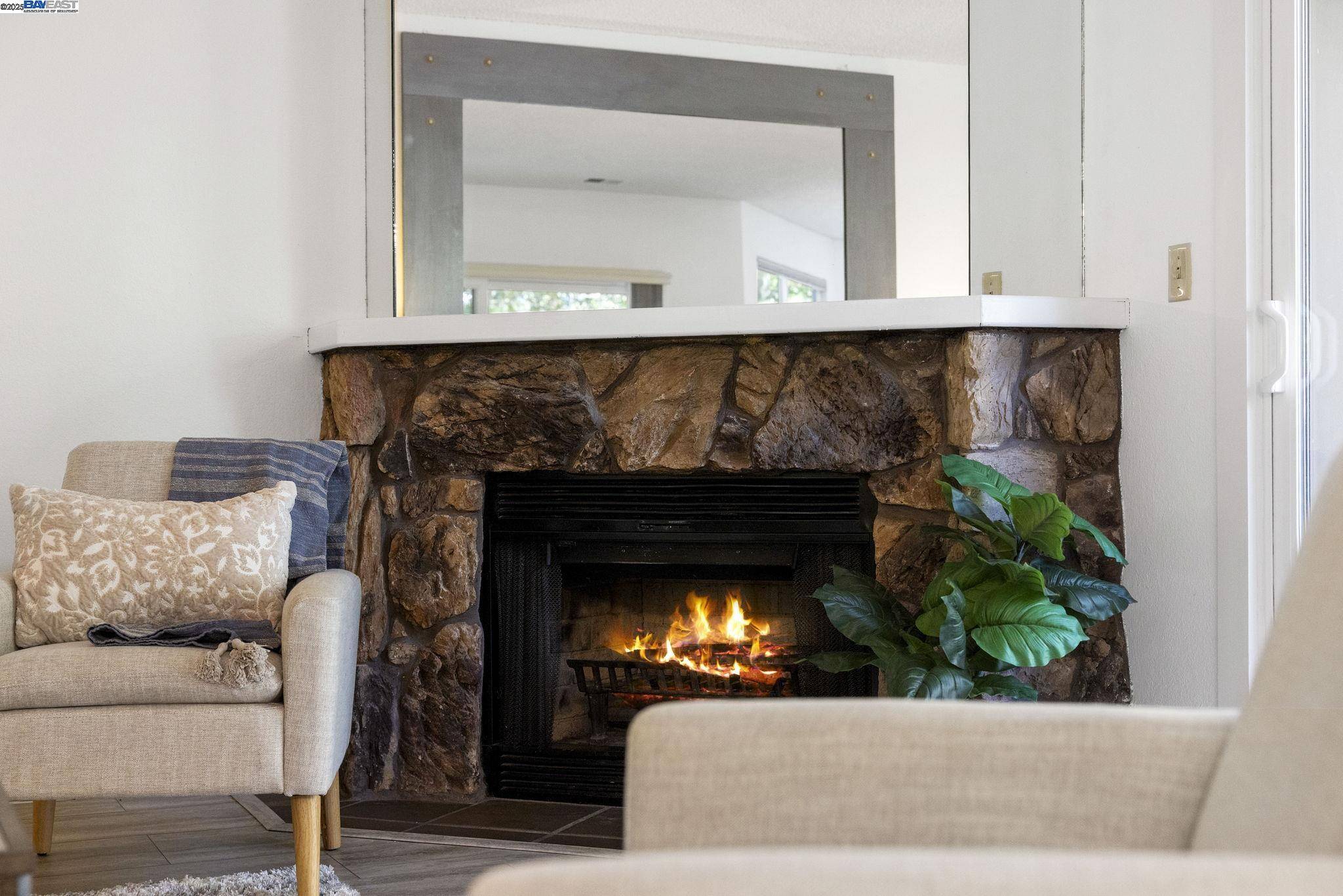 Hayward, CA 94546,21228 Gary Dr #111