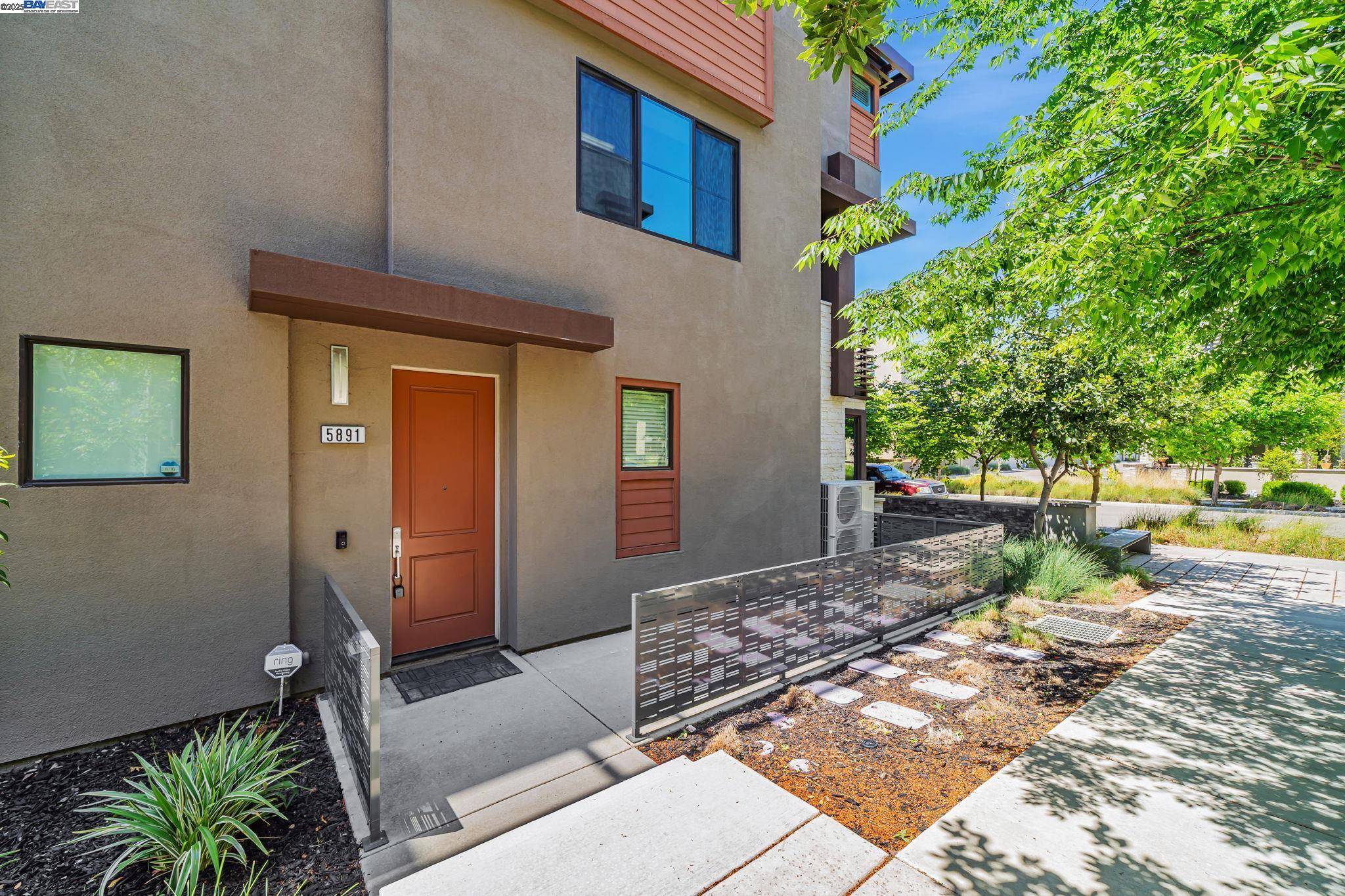 Dublin, CA 94568,5891 Cadence Ave