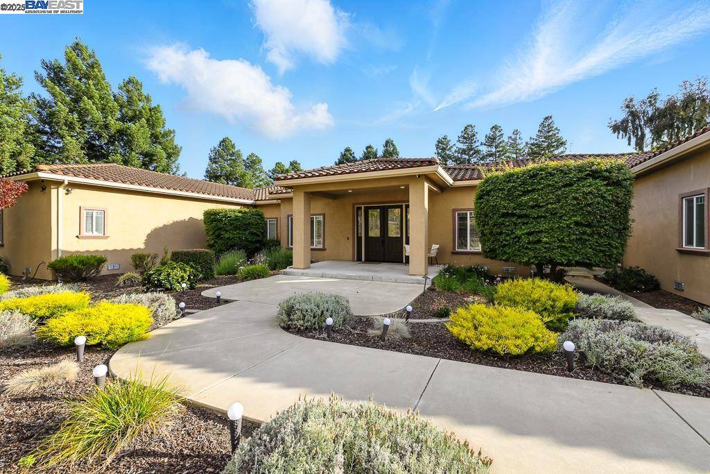 Hayward, CA 94544,874 Overhill Dr