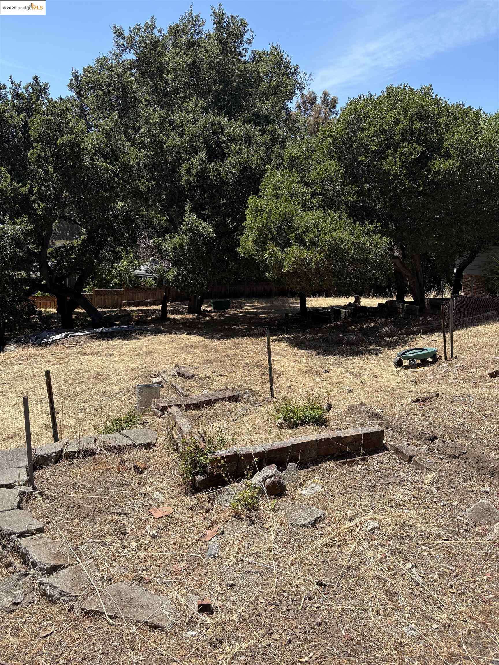 Oakland, CA 94619,5415 Leona Street