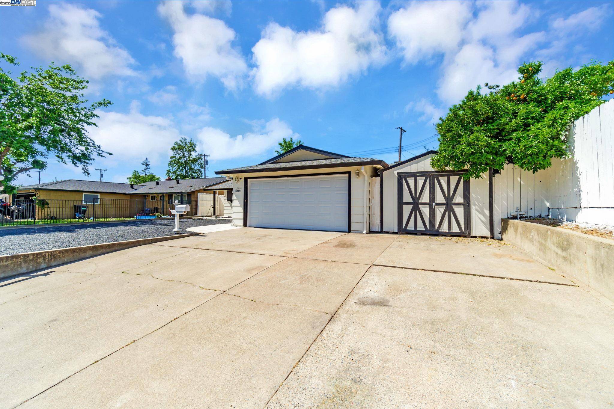 Sacramento, CA 95842,6013 Green Glen Way